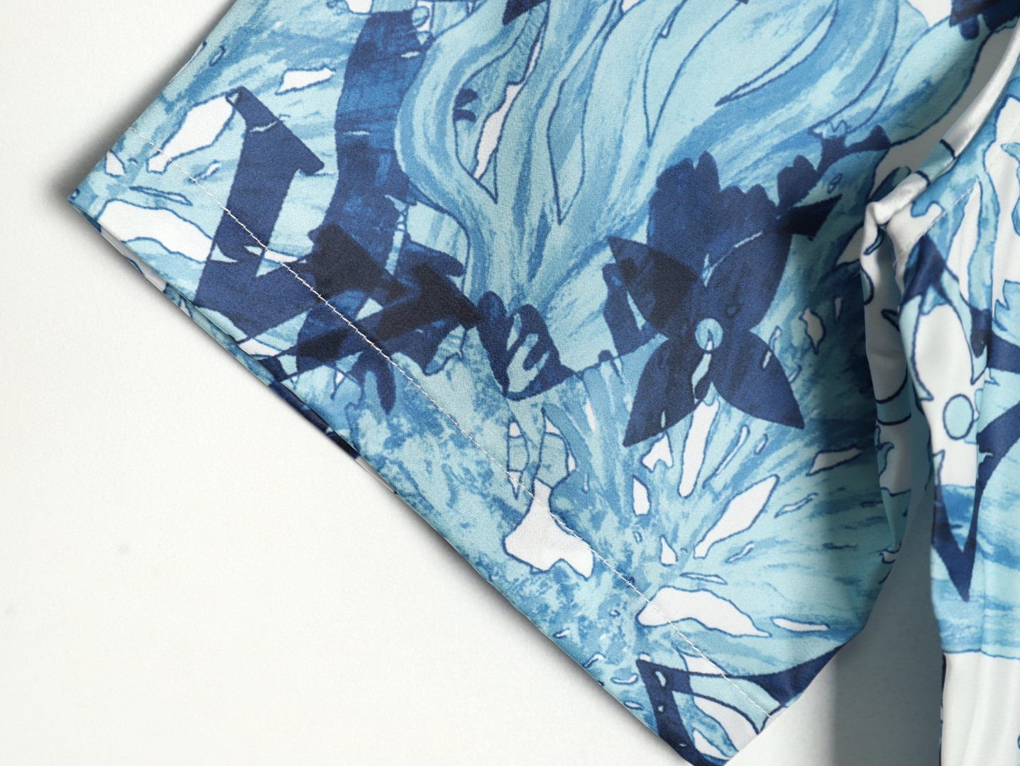 l0*is V*t0n lv short-sleeved shirts