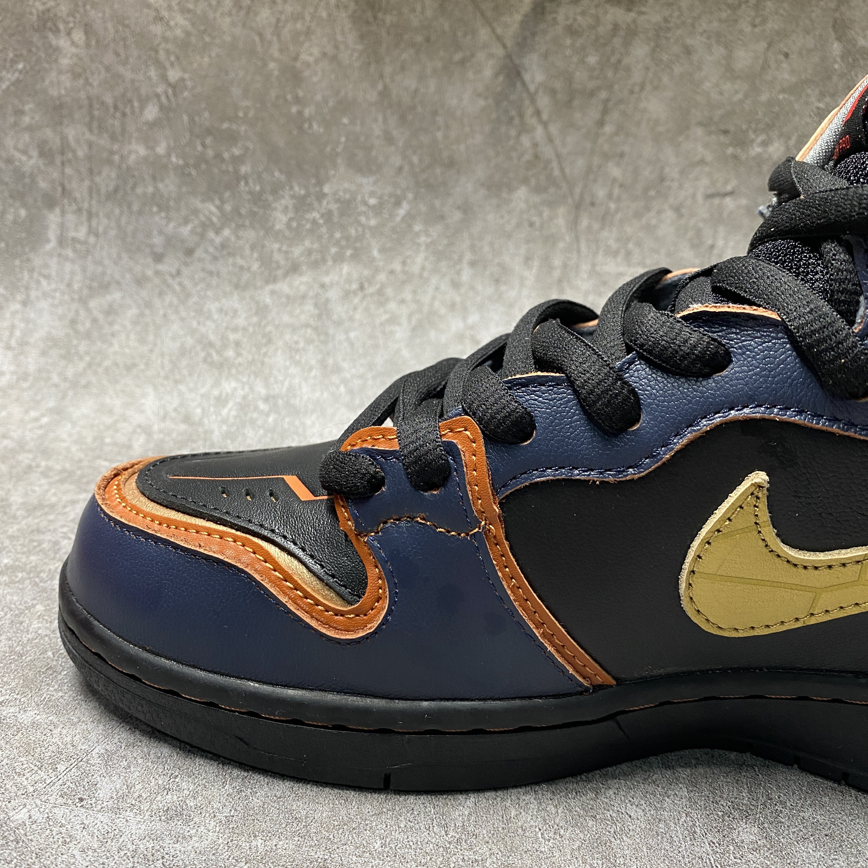 Nike SB Dunk High RX-0 Unicorn Gundam 02 Banshee