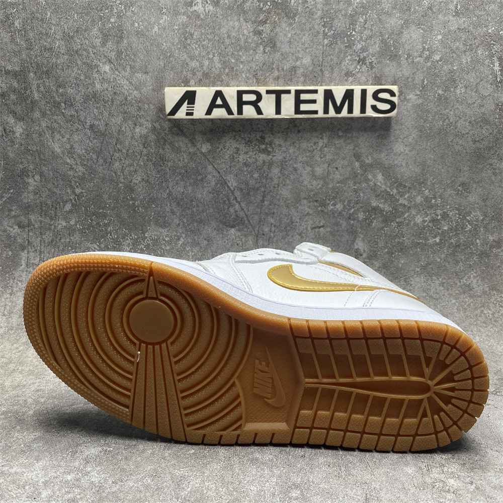 WMNS AIR JORDAN 1 RETRO HIGH OG 