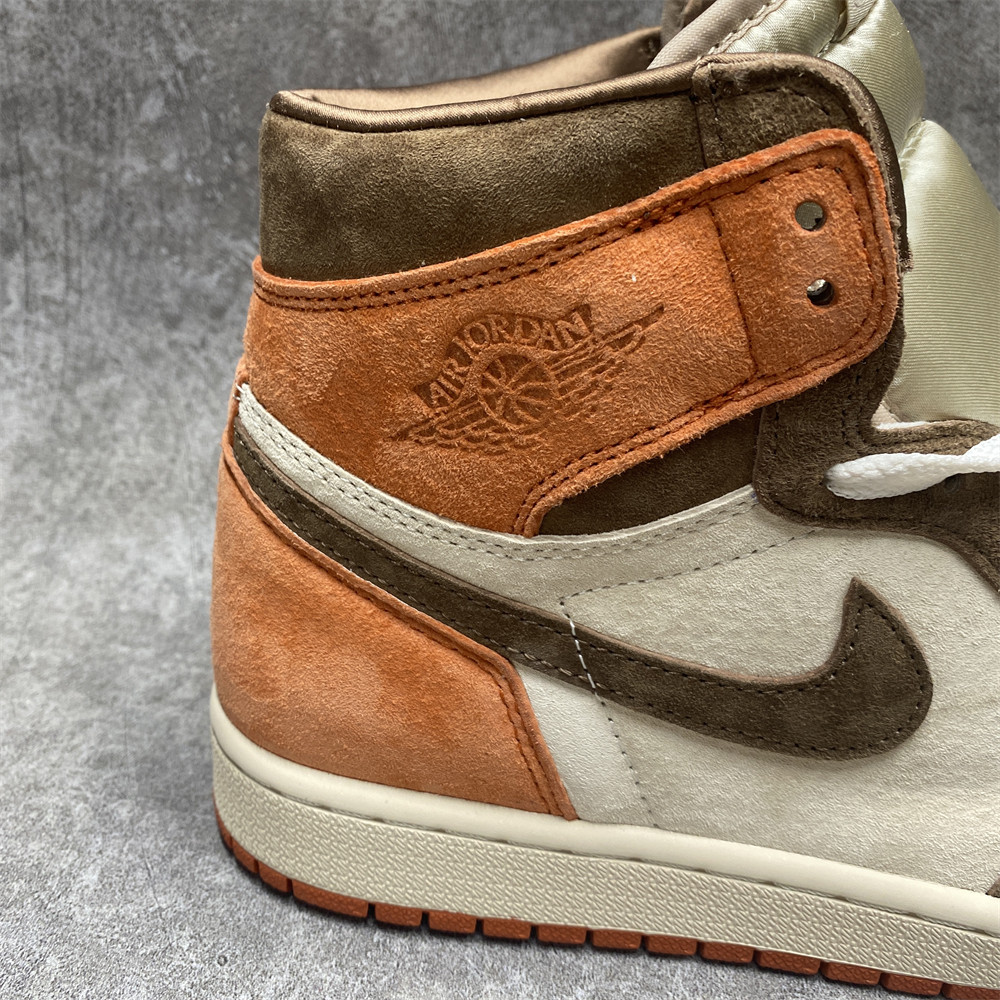 WMNS AIR JORDAN 1 RETRO HIGH OG