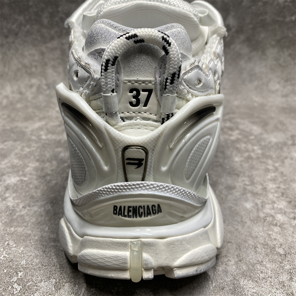 ua Ba*len*cia*ga runner sneaker