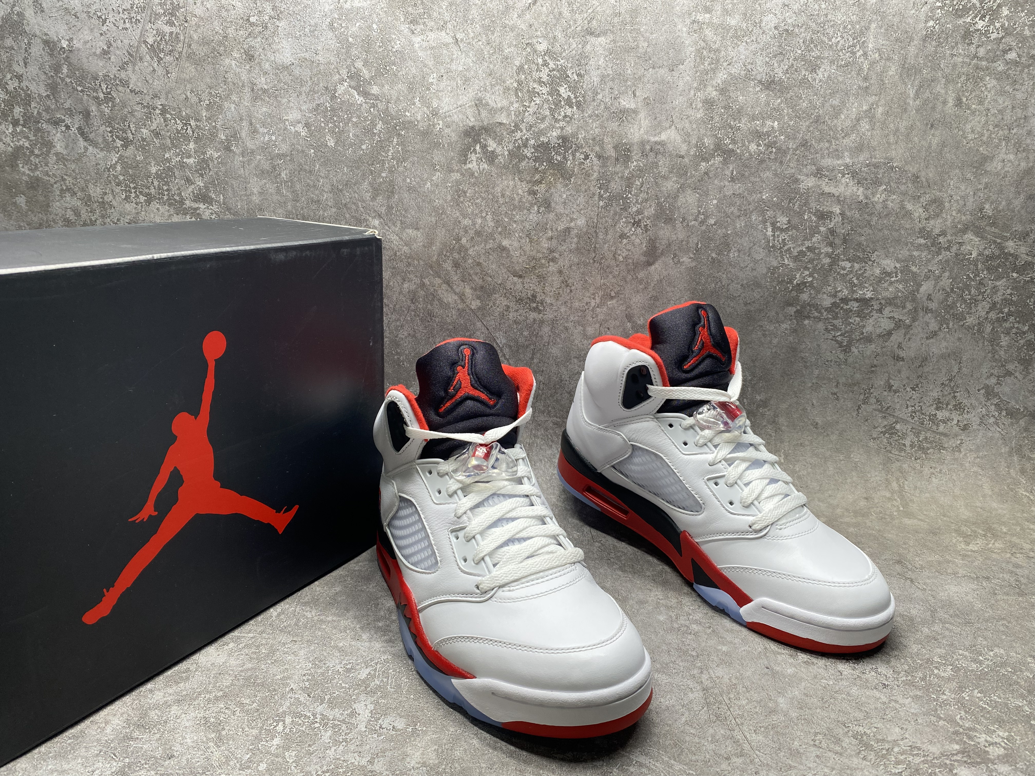 UA Jordan 5 Retro