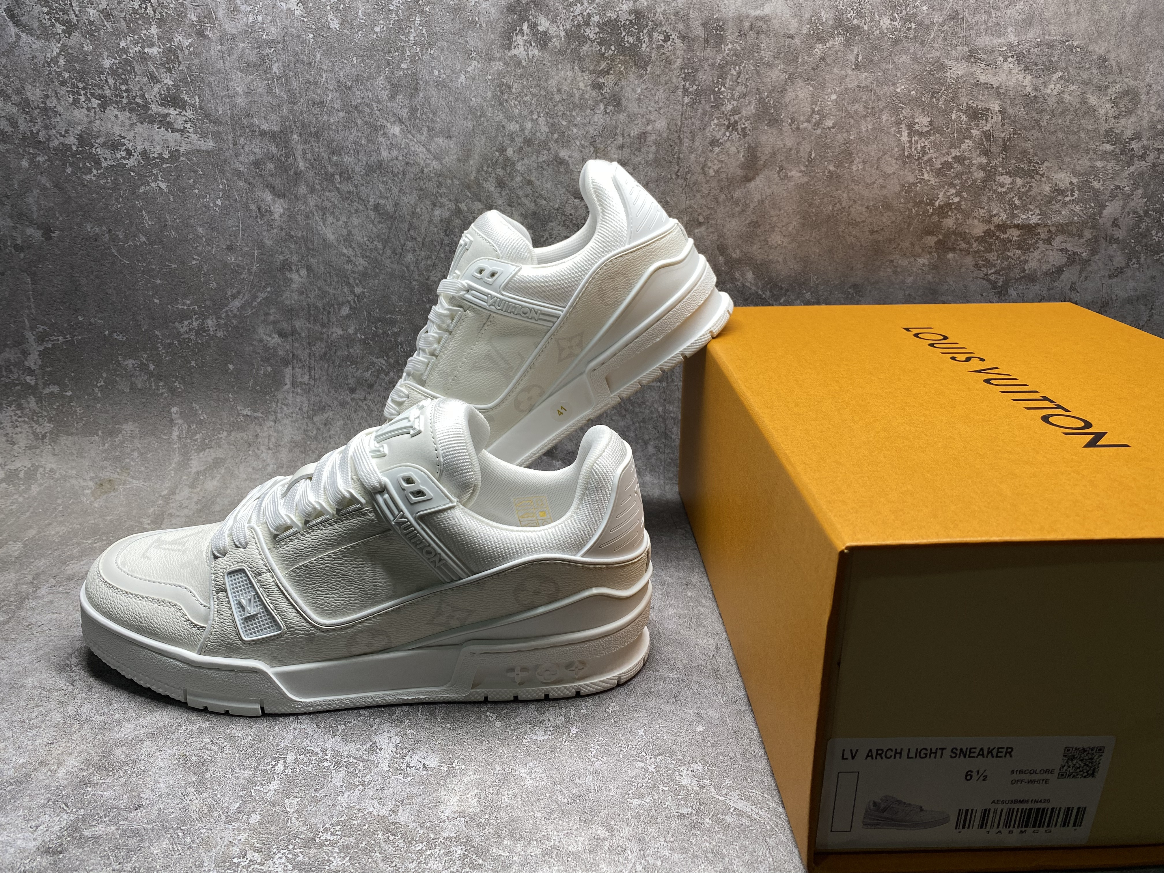 UA LV Trainer Sneaker