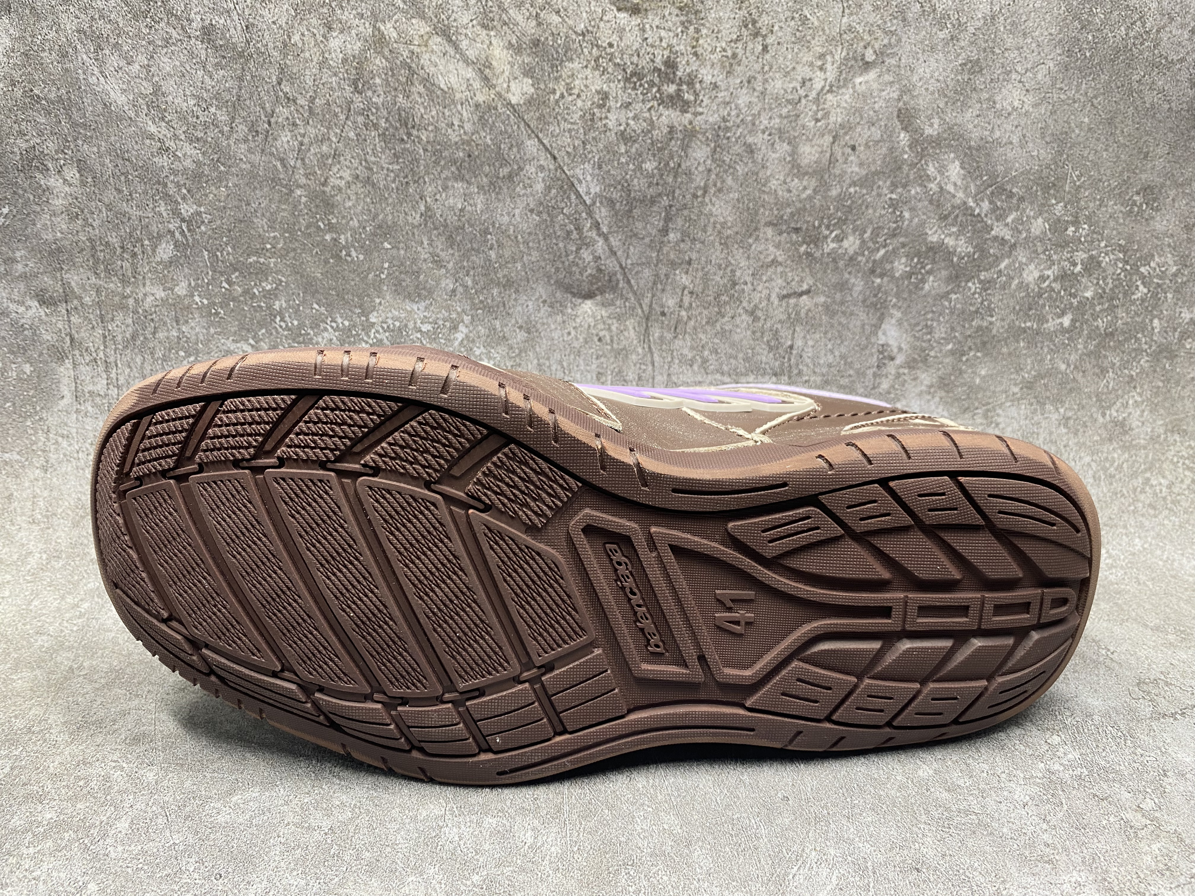 ua Ba*len*cia*ga hamptons medium worn-out sneaker in brown/lilac(run one size large)