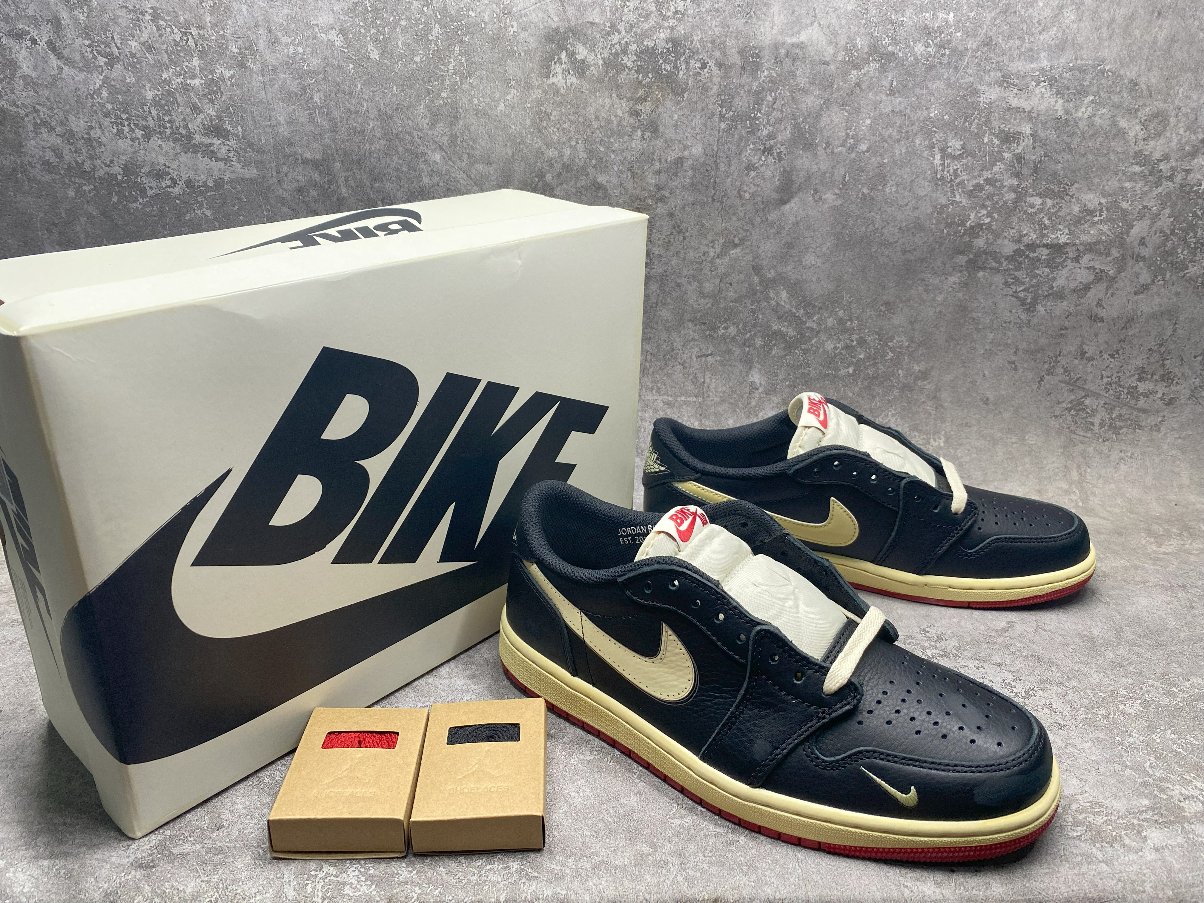 UA Jordan 1 Retro Low OG