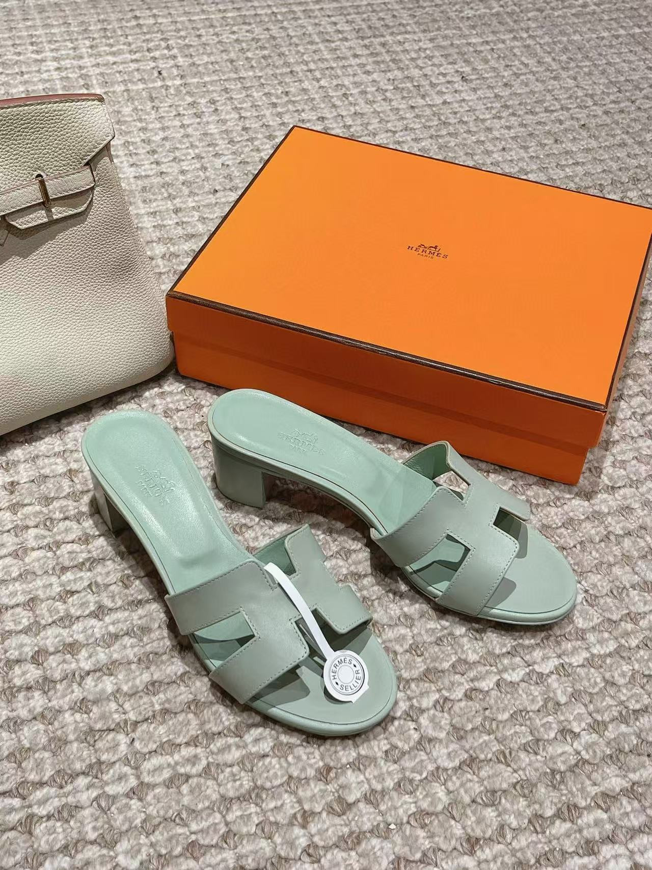 UA Hermès Oasis Sandal