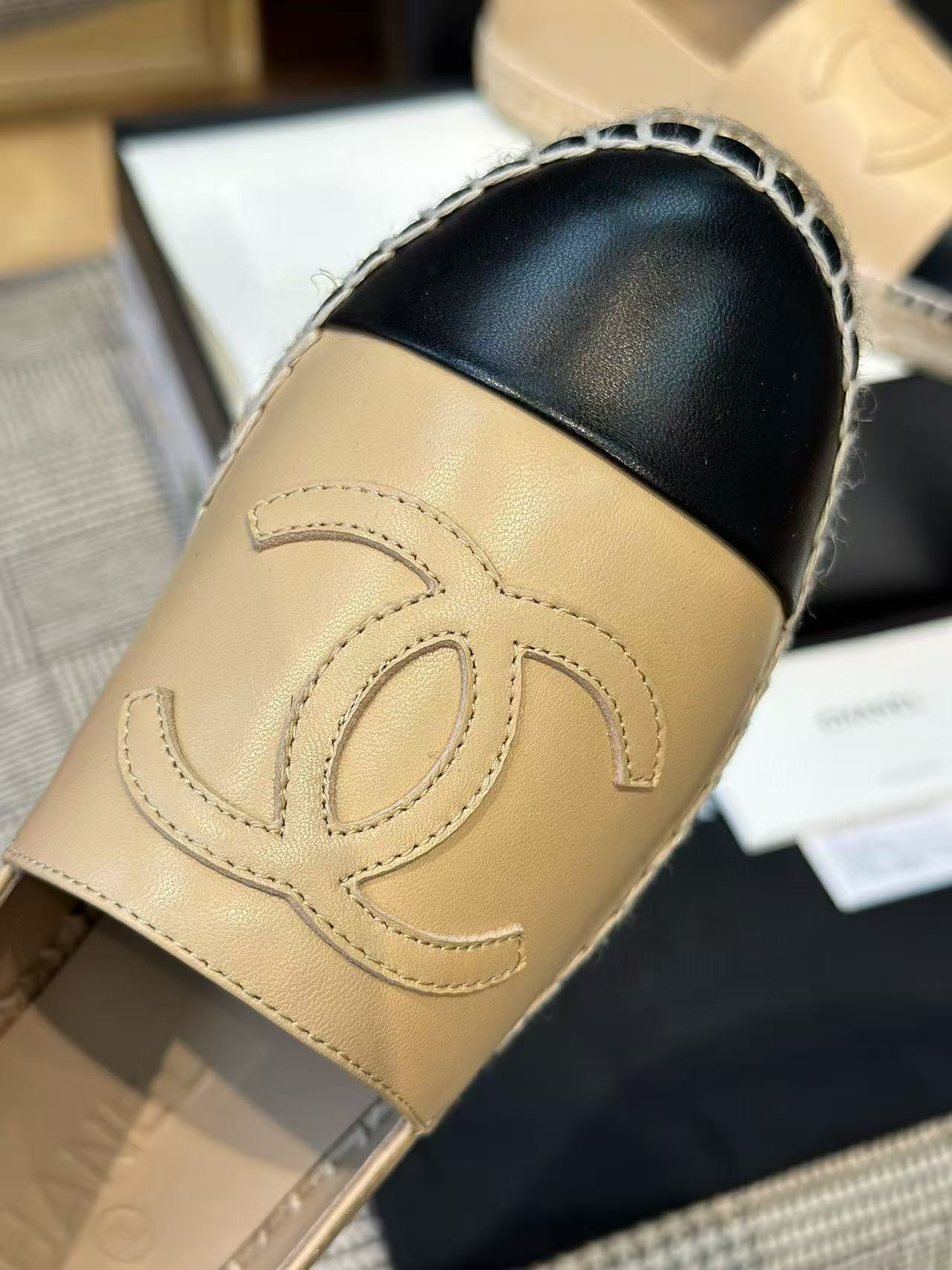 ua Ch*el espadrilles