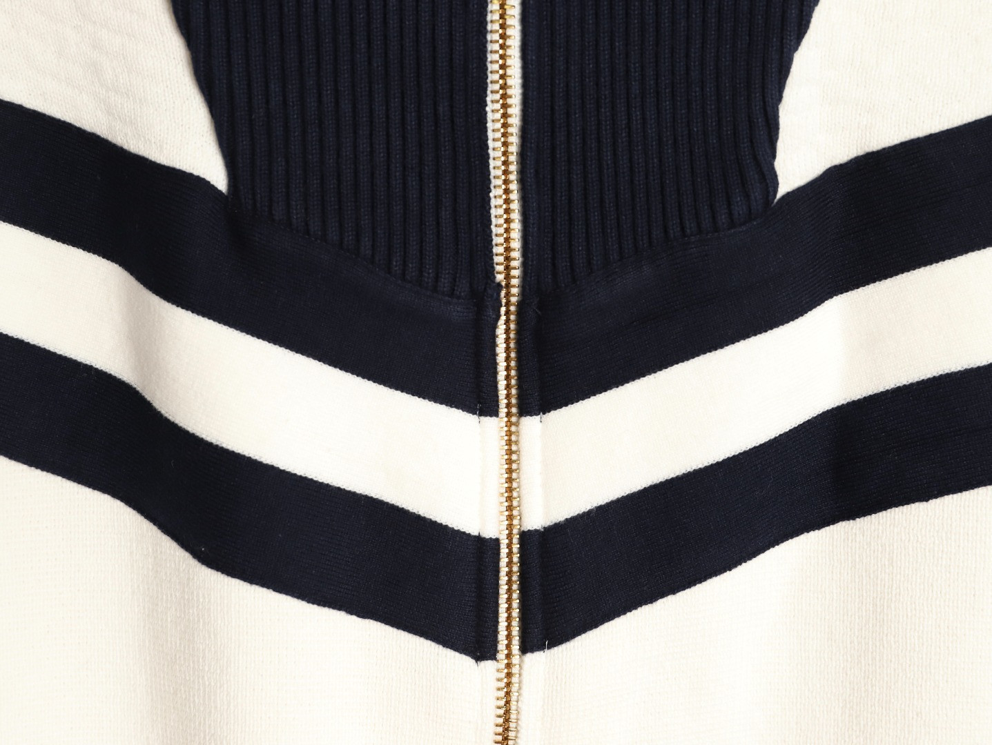 l0*is V*t0n lv sweaters coats