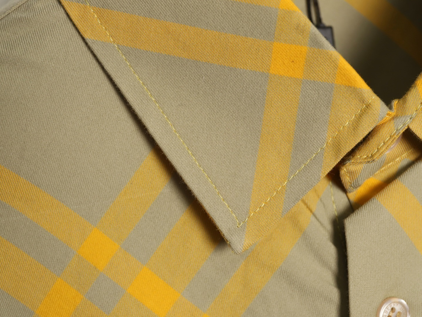 B**rry long-sleeved shirts