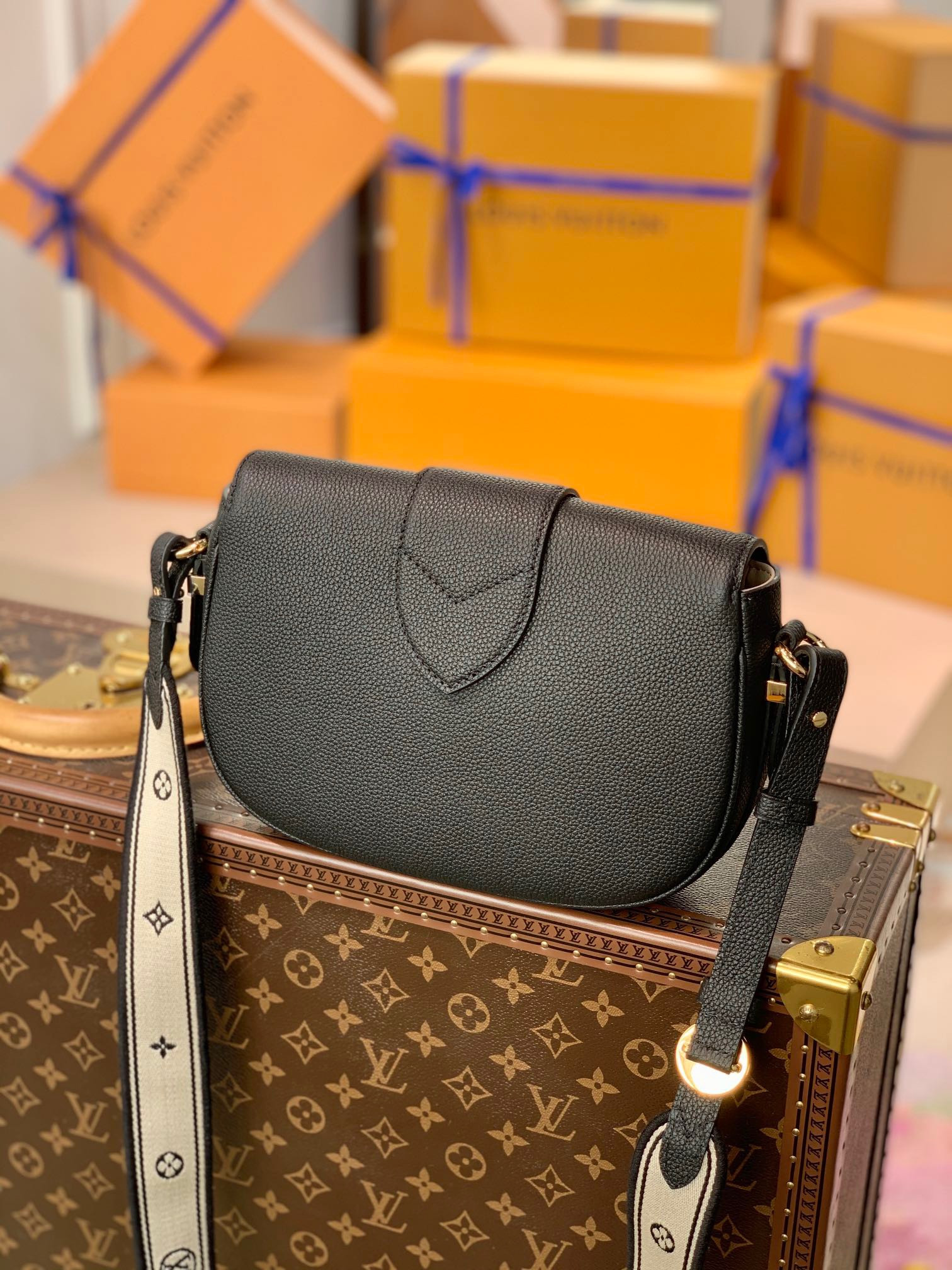 kim kardashian LV PONT 9 SOFT MM M58967