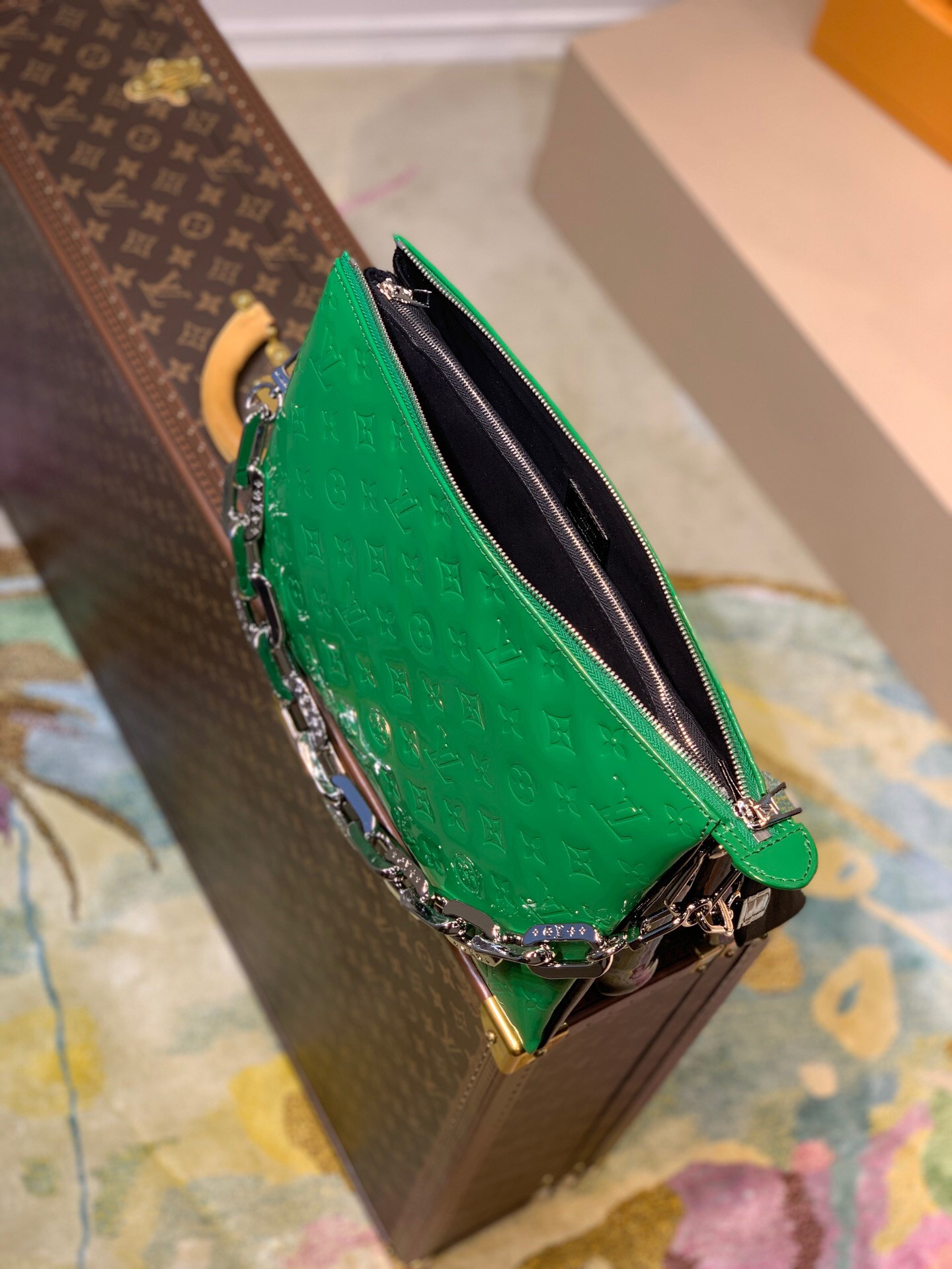 LV COUSSIN MM PATENT LEATHER M57783