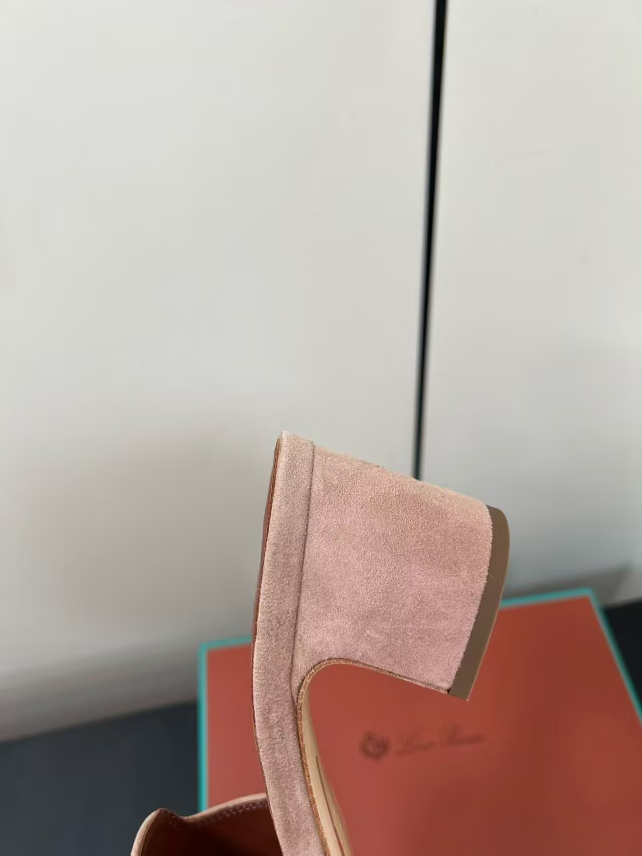 ua L**o p*ana summer charms sandal