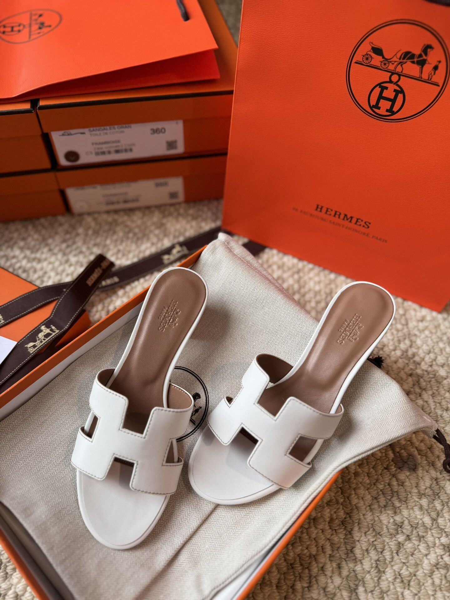 UA Hermès Oasis White Sandal