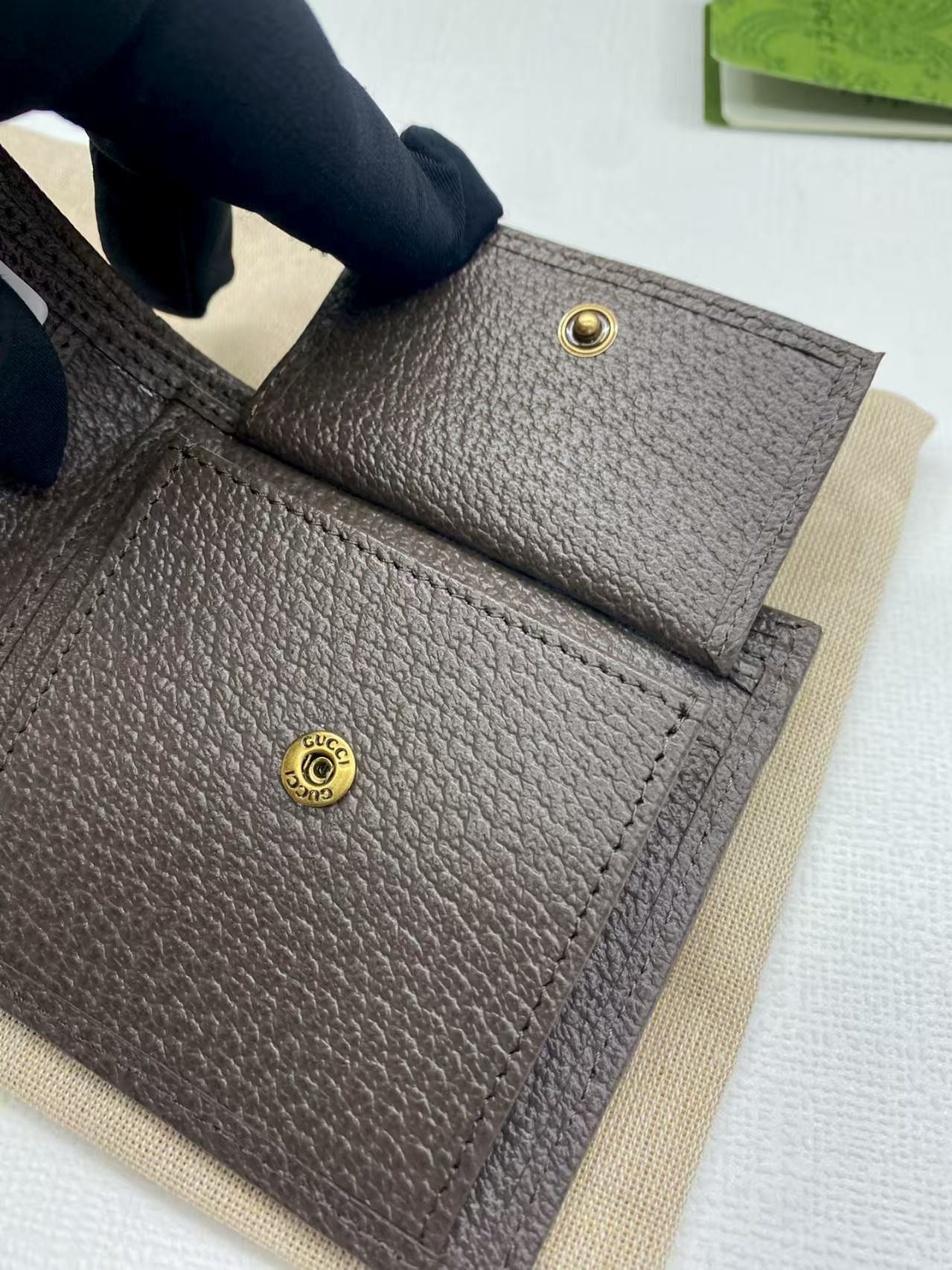 G*u*i gg card case wallet