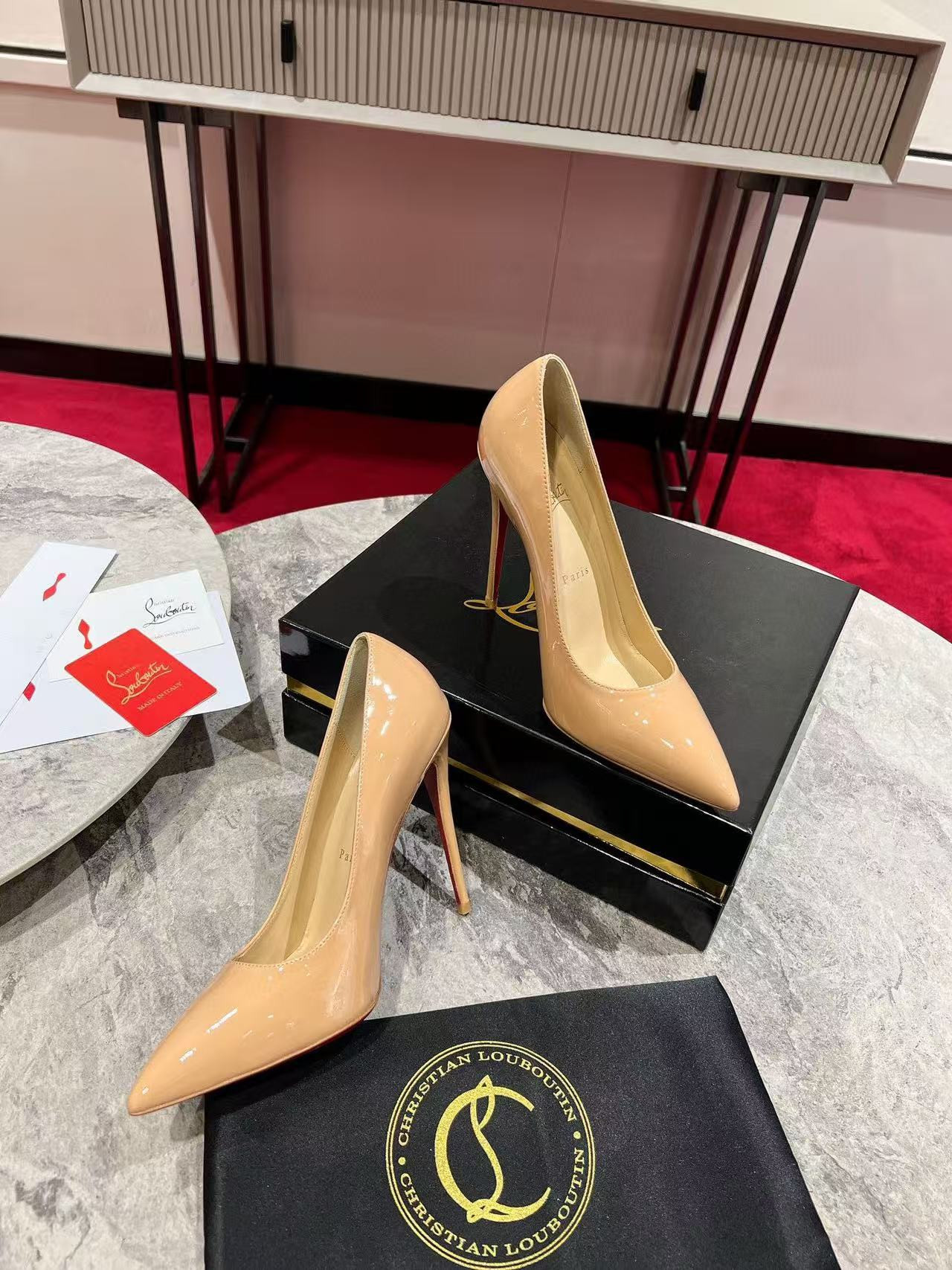 ua Ch**an louboutin cl red-bottom shoes
