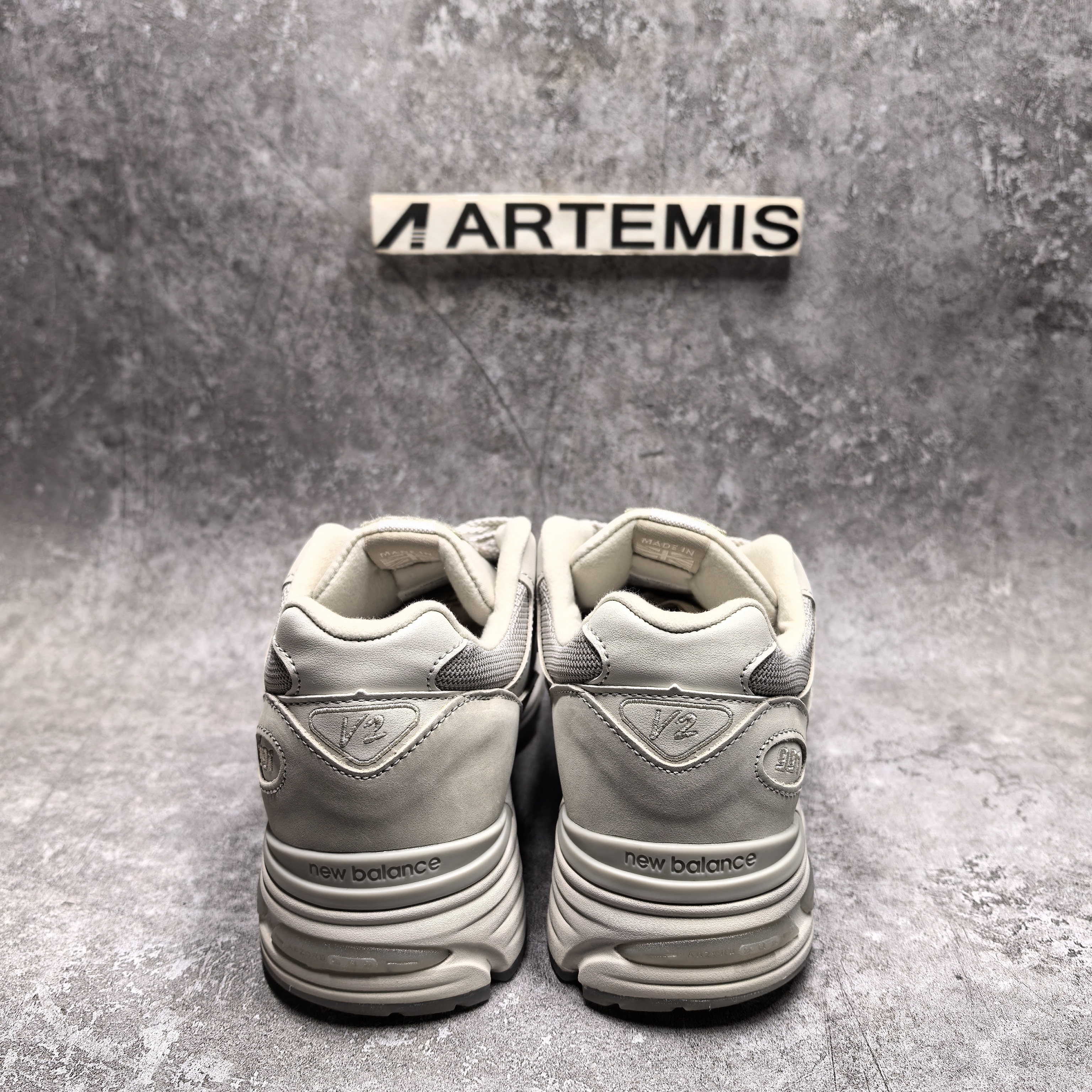 UA New Balance 991v2