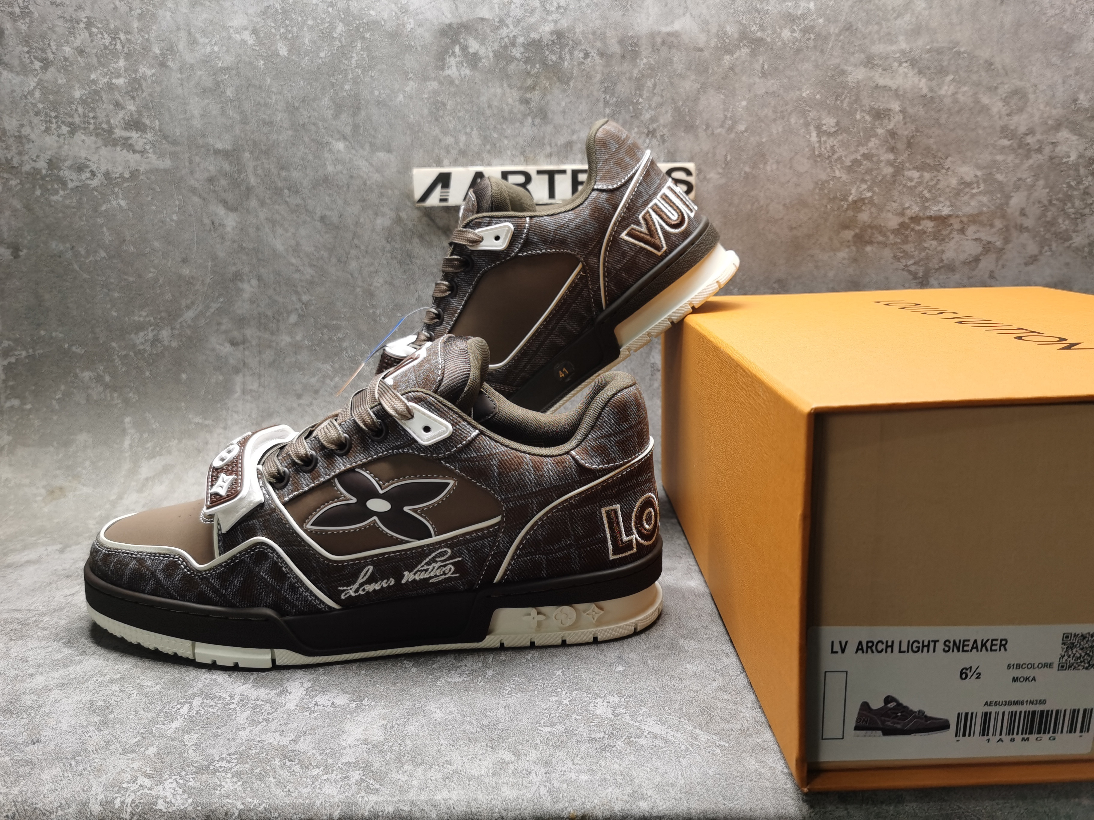 UA LV Trainer Sneaker