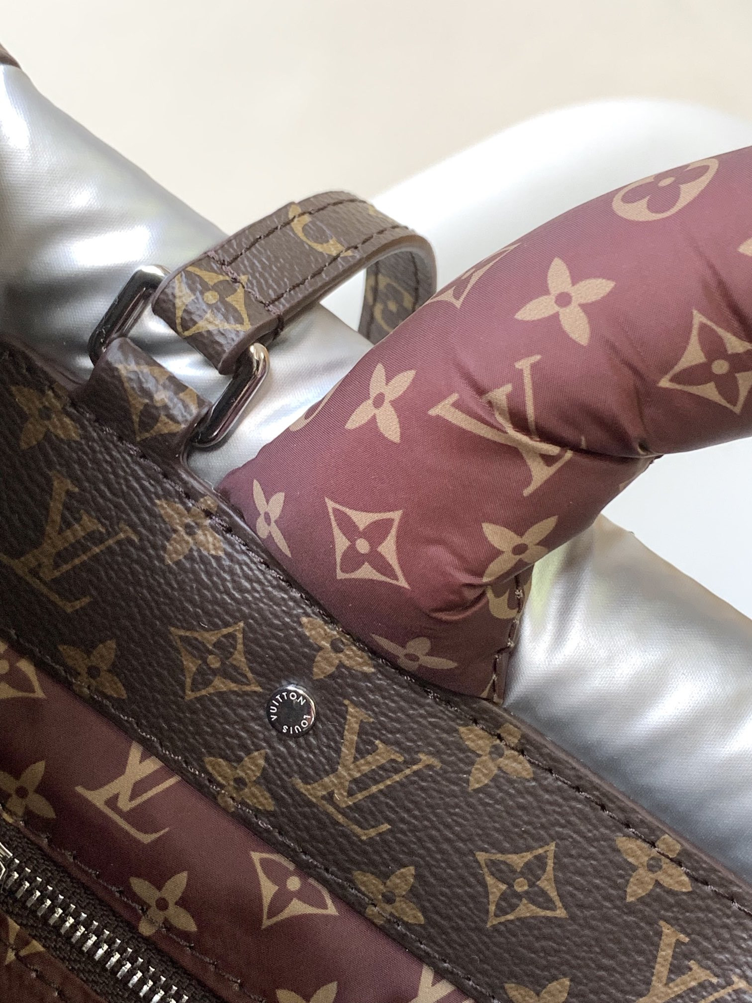 LV ONTHEGO M21069 35 x 27 x 14 CM