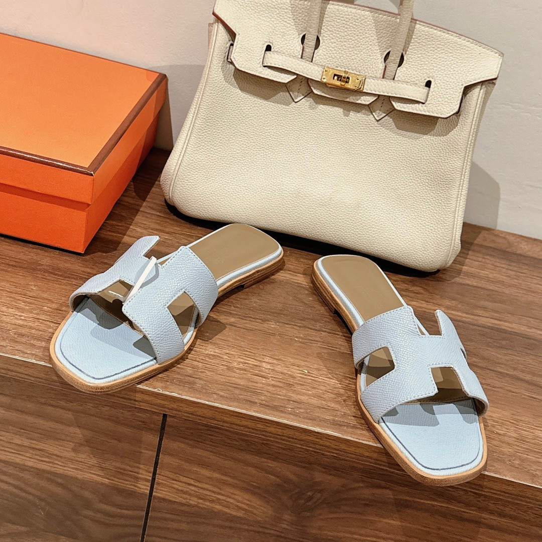 UA Hermès Oran sandal
