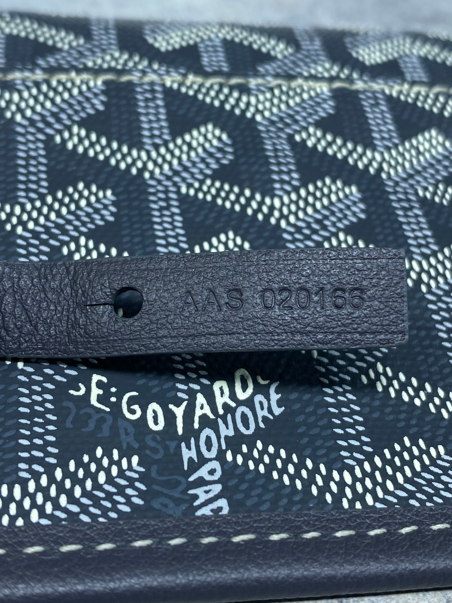 Go*ard small saint l0*is bag 28 cm x 15 cm x 34 cm