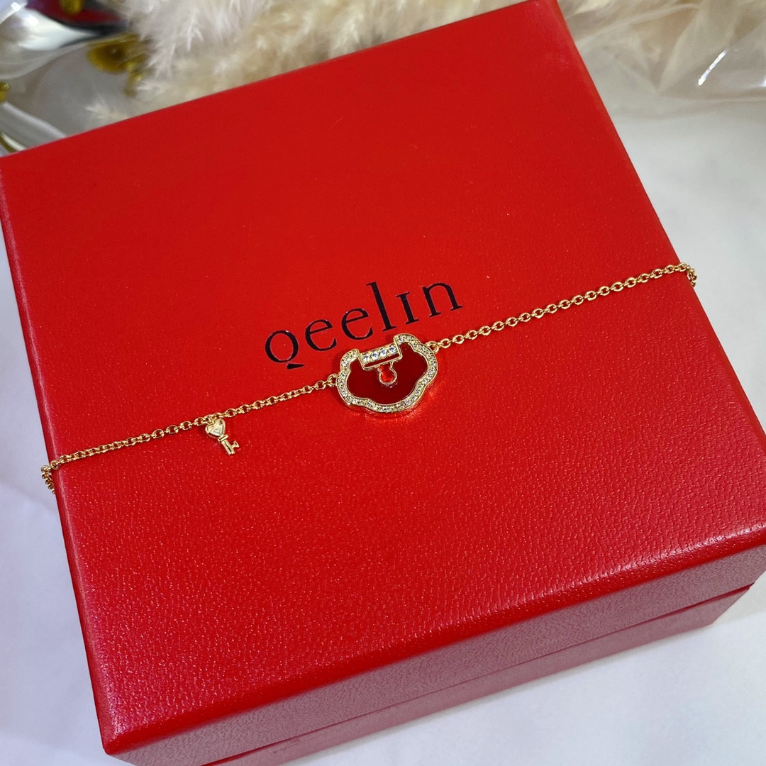 Qeelin Large Ruyi Lock Bracelet