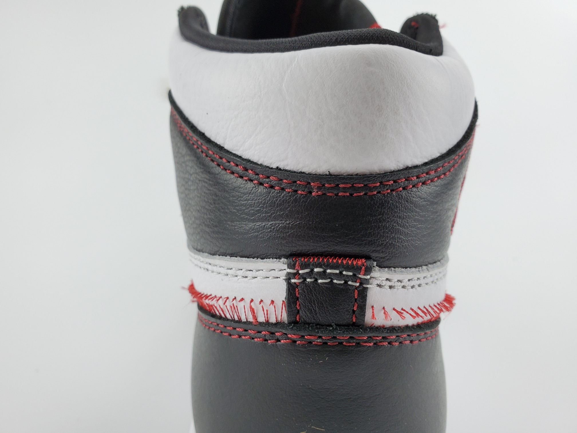 Air Jordan 1 Retro High OG Defiant