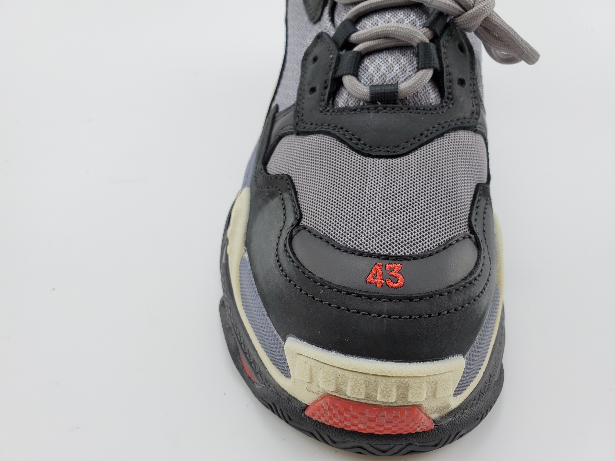 Balenciga Triple S light Grey Red