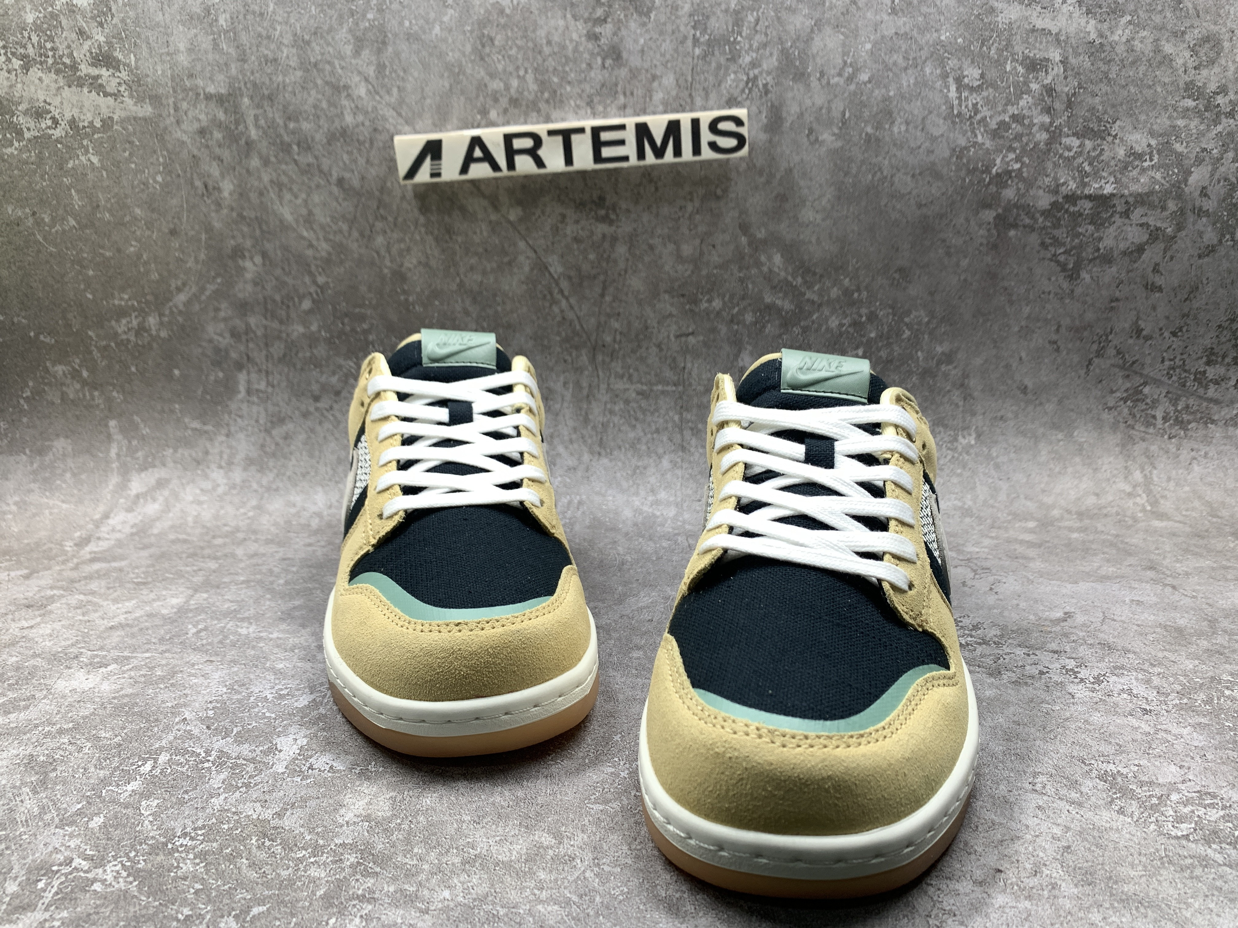 Nike Dunk Low Rooted in Peace