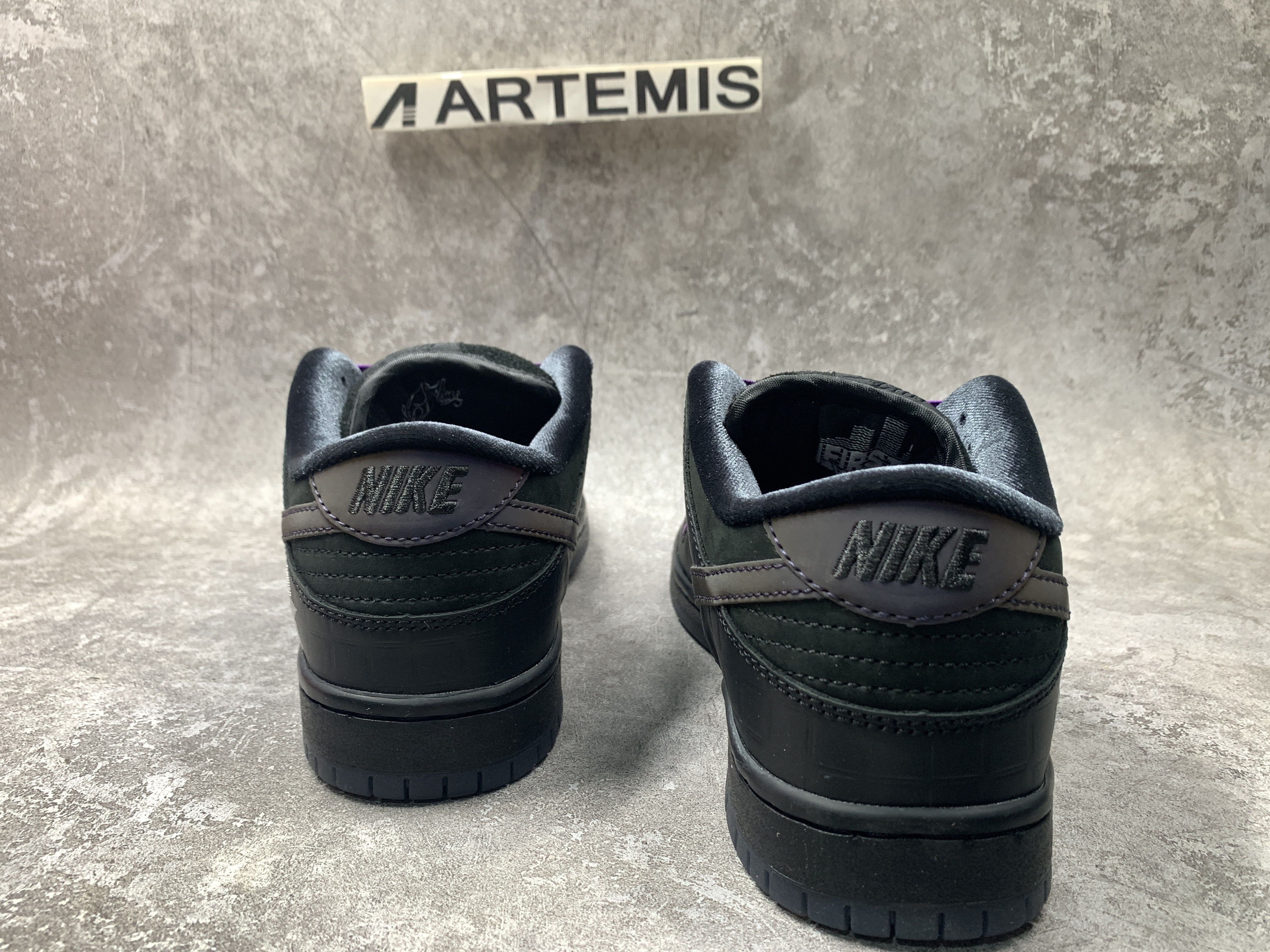 Familia x Nike SB Dunk Low First Avenue