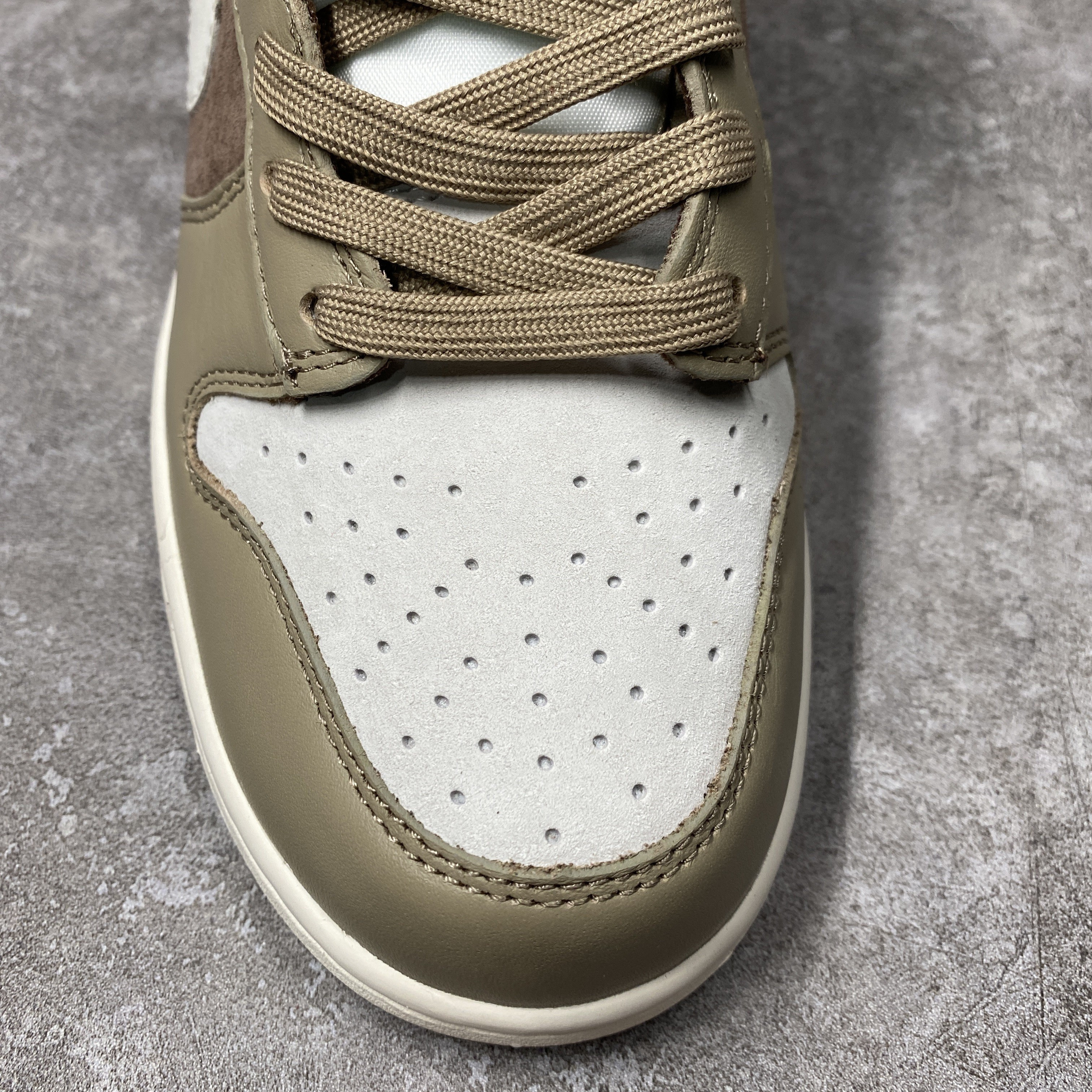 Nike Dunk High Light Chocolate