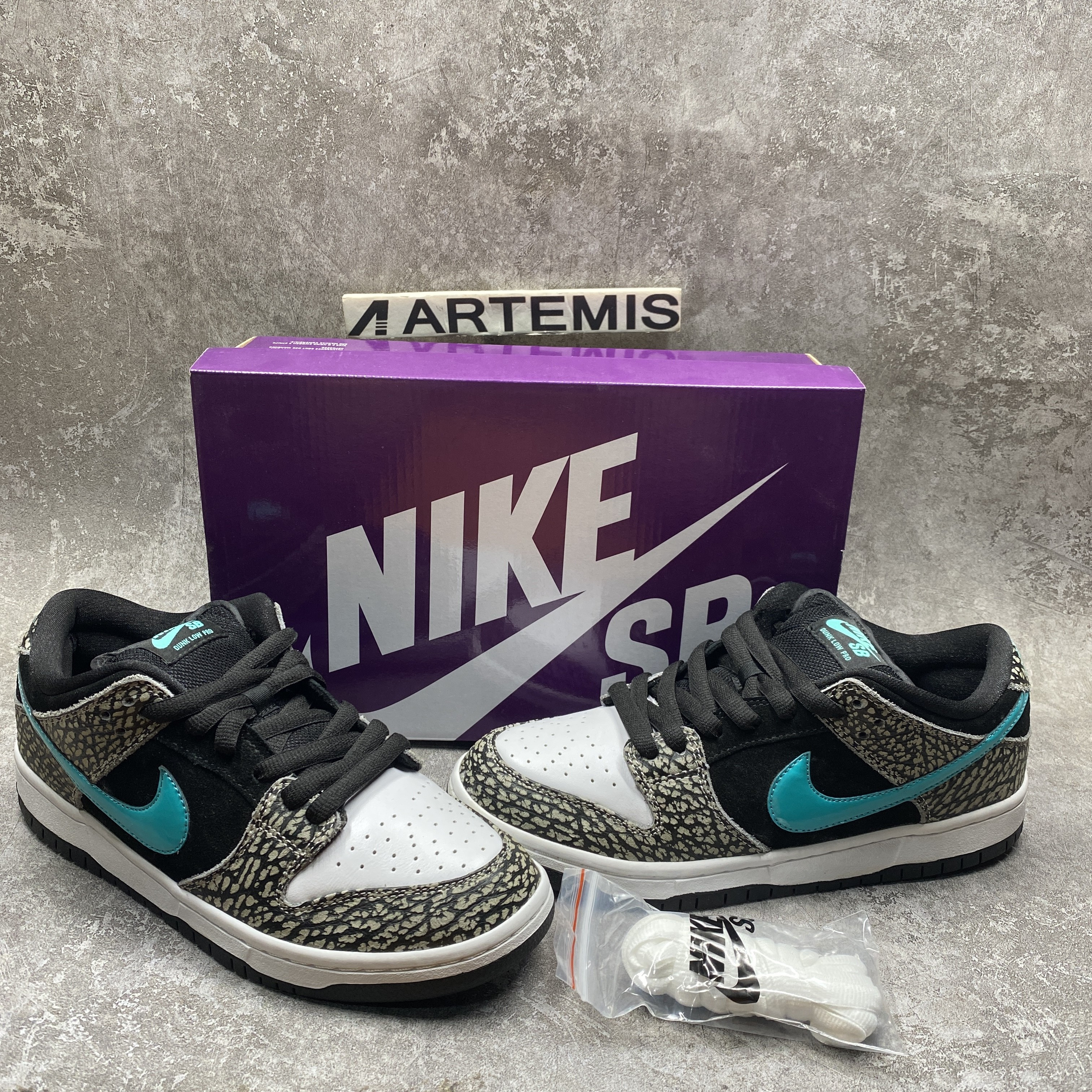 Nike Dunk Low Pro SB Atmos Elephant