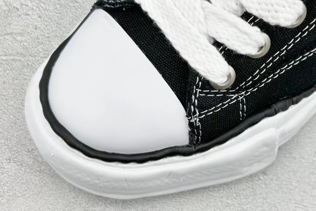 ua Ma*s*n mihara yasuhiro peterson low canvas black