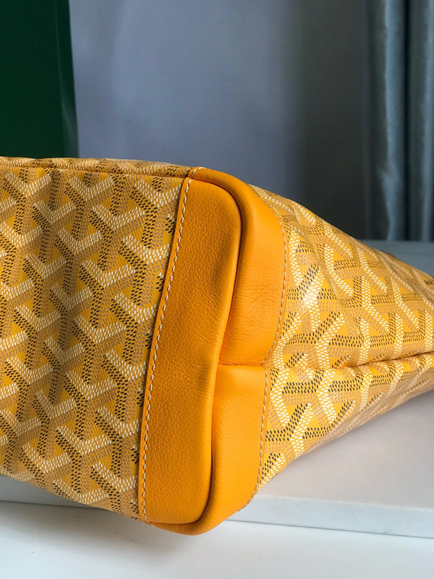 Go*ard saint l0*is gm bag 34 cm x 20 cm x 40 cm