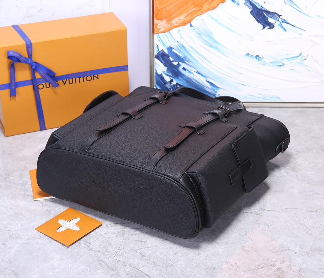 LV CHRISTOPHER TOTE M58479