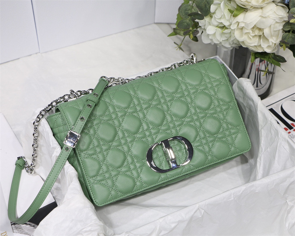 large d*or caro bag green S*pple cannage calfskin with silver hardware 29 x 18 x 10 cm