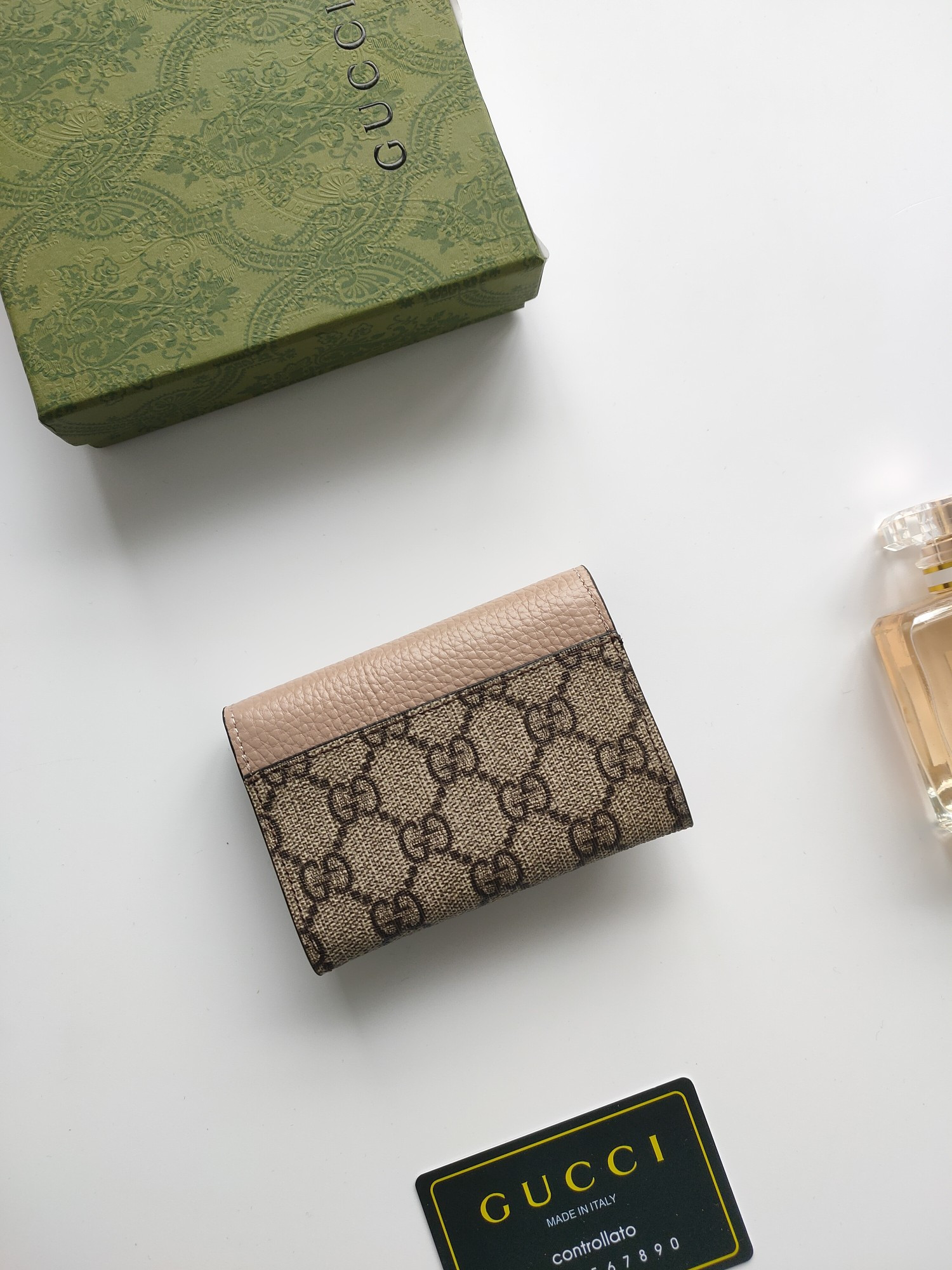 G*u*i gg  card case wallet