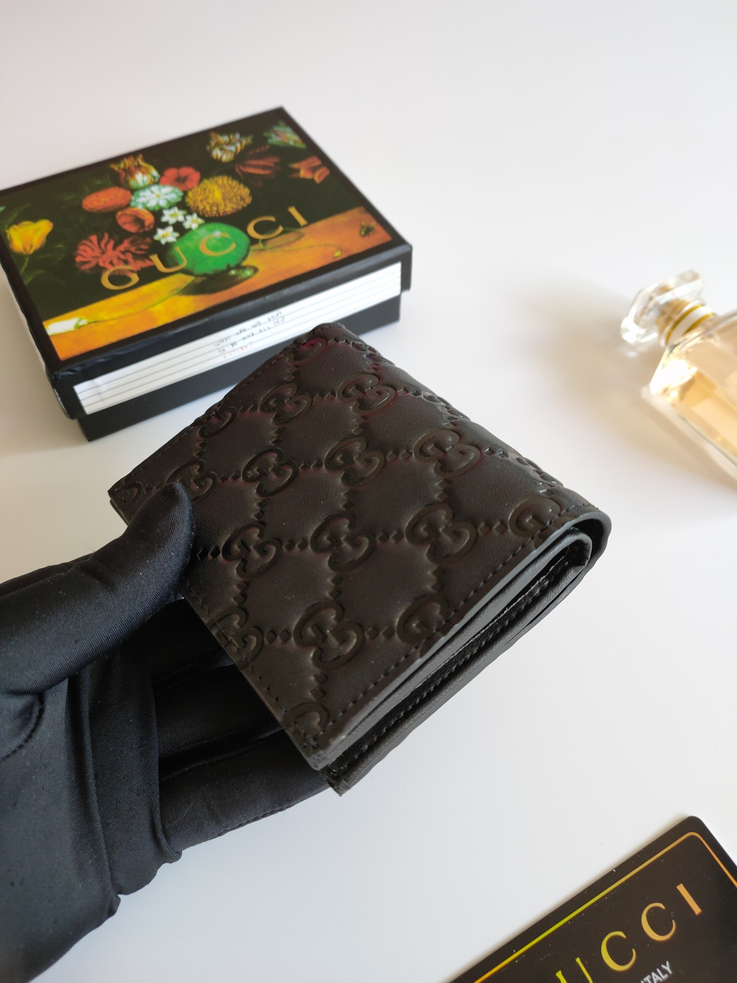 G*u*i gg  card case wallet