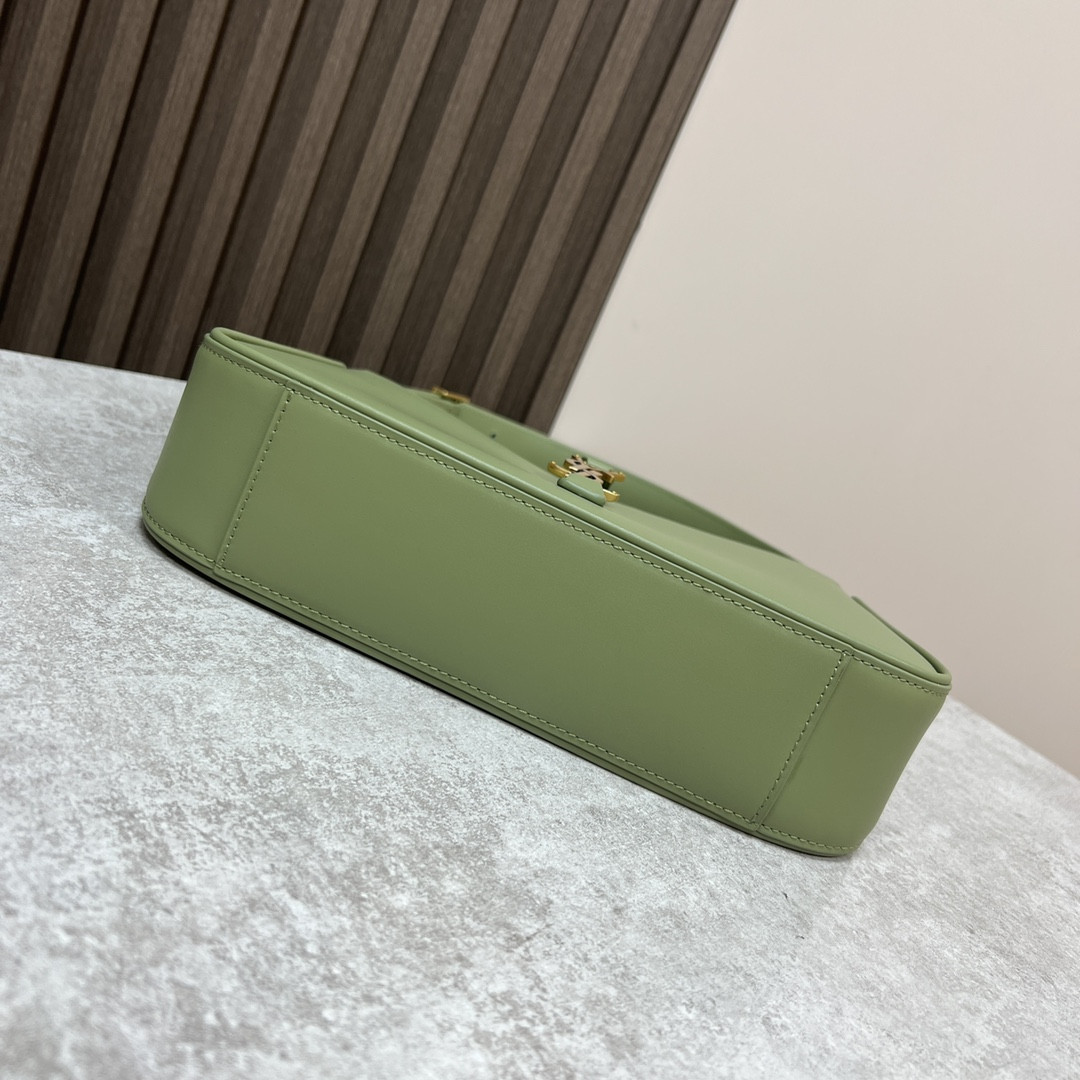 Y*L le 5 À 7 in smooth leather green 9 x 6.3 x 2.5 inches