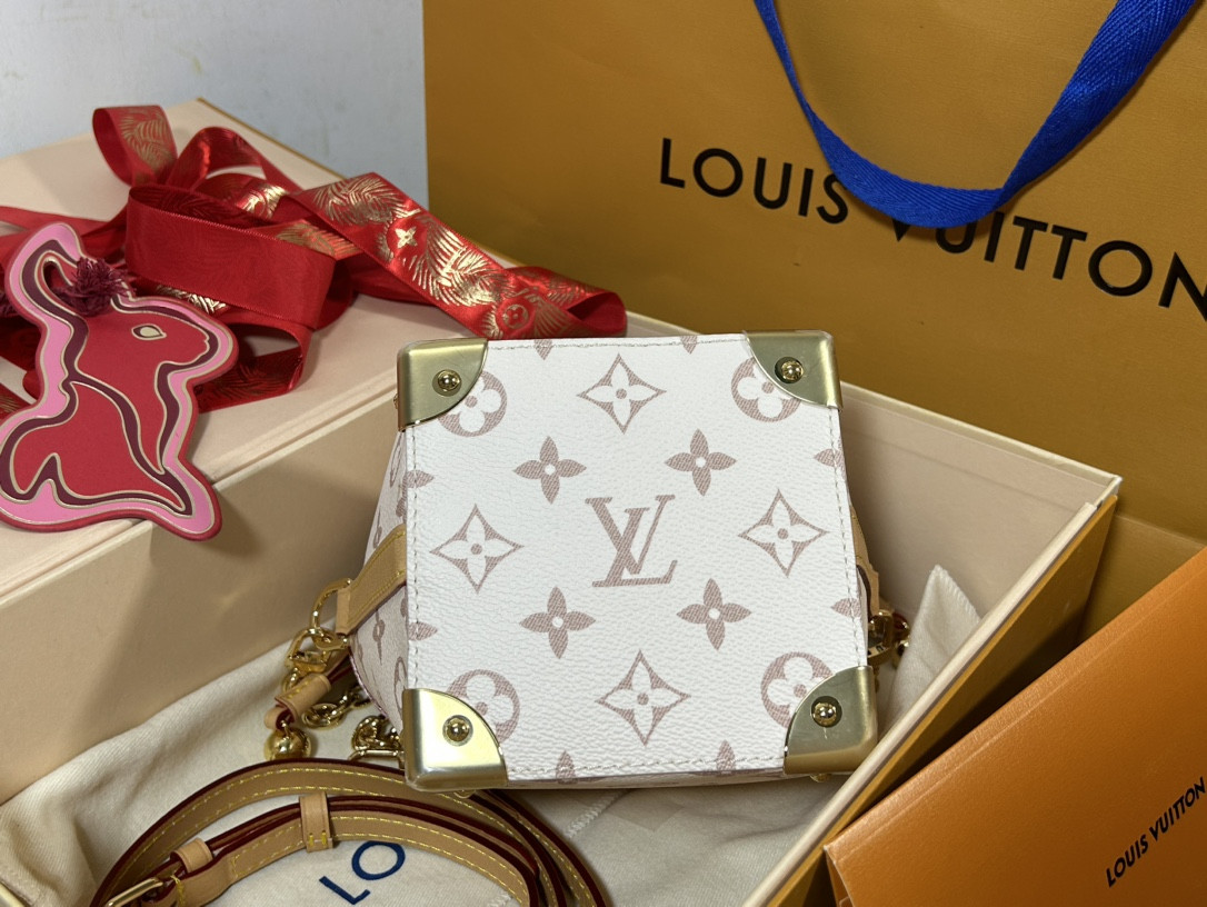 LV M83227 NOE PURSE 11.5 x 11.5 x 11.5 cm
