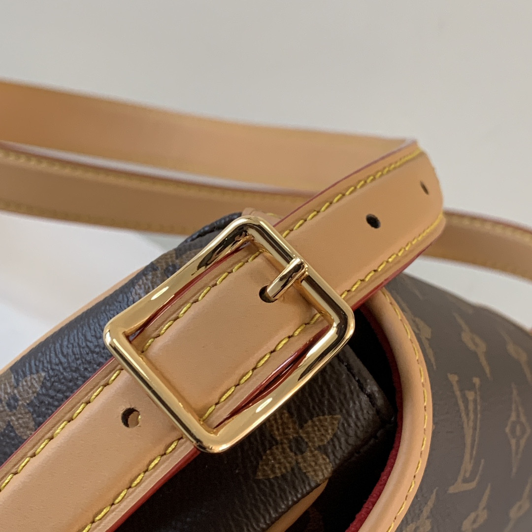 LV M44860 18 x 15 x 8 CM