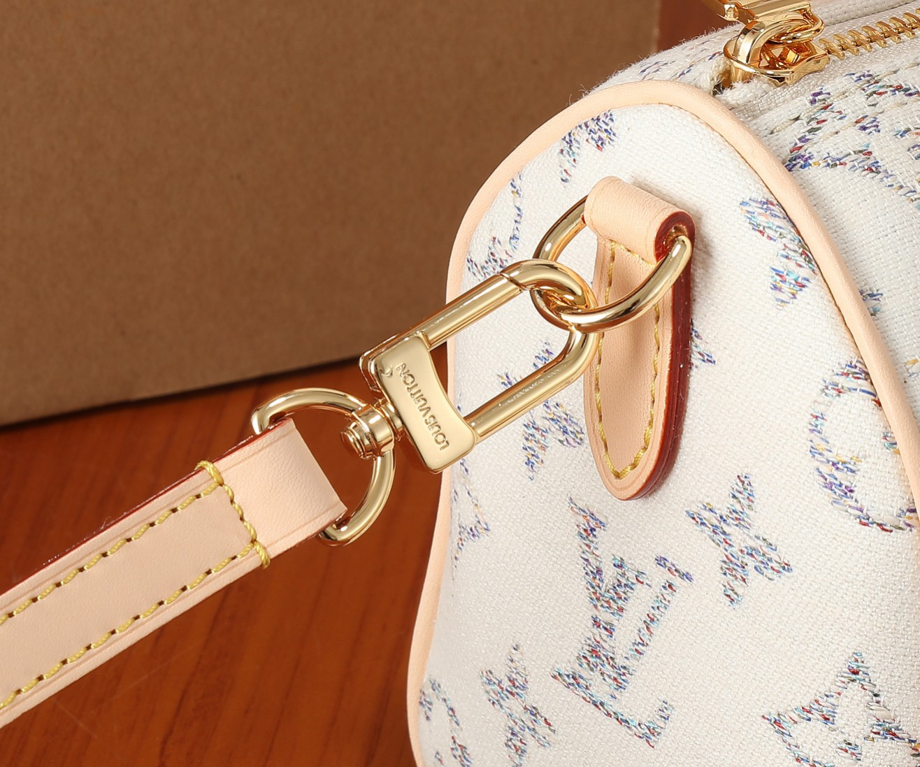 LV Speedy Bandoulière 20 M24709 8.1 x 5.3 x 4.7 inches