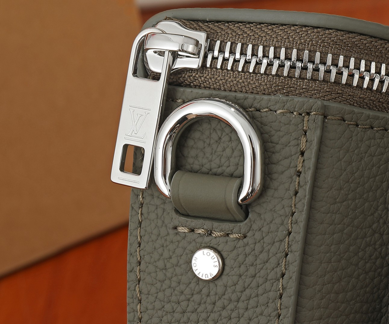 LV Pilot Wearable Wallet M83560 7.9 x 4.7 x 2.2 in