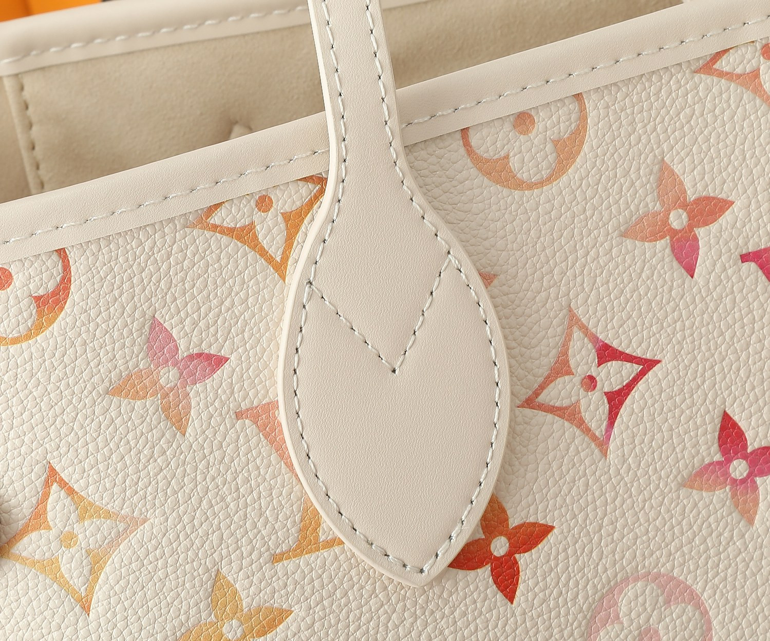 LV Neverfull MM M47080 12.2 x 11 x 5.5 in Without Box