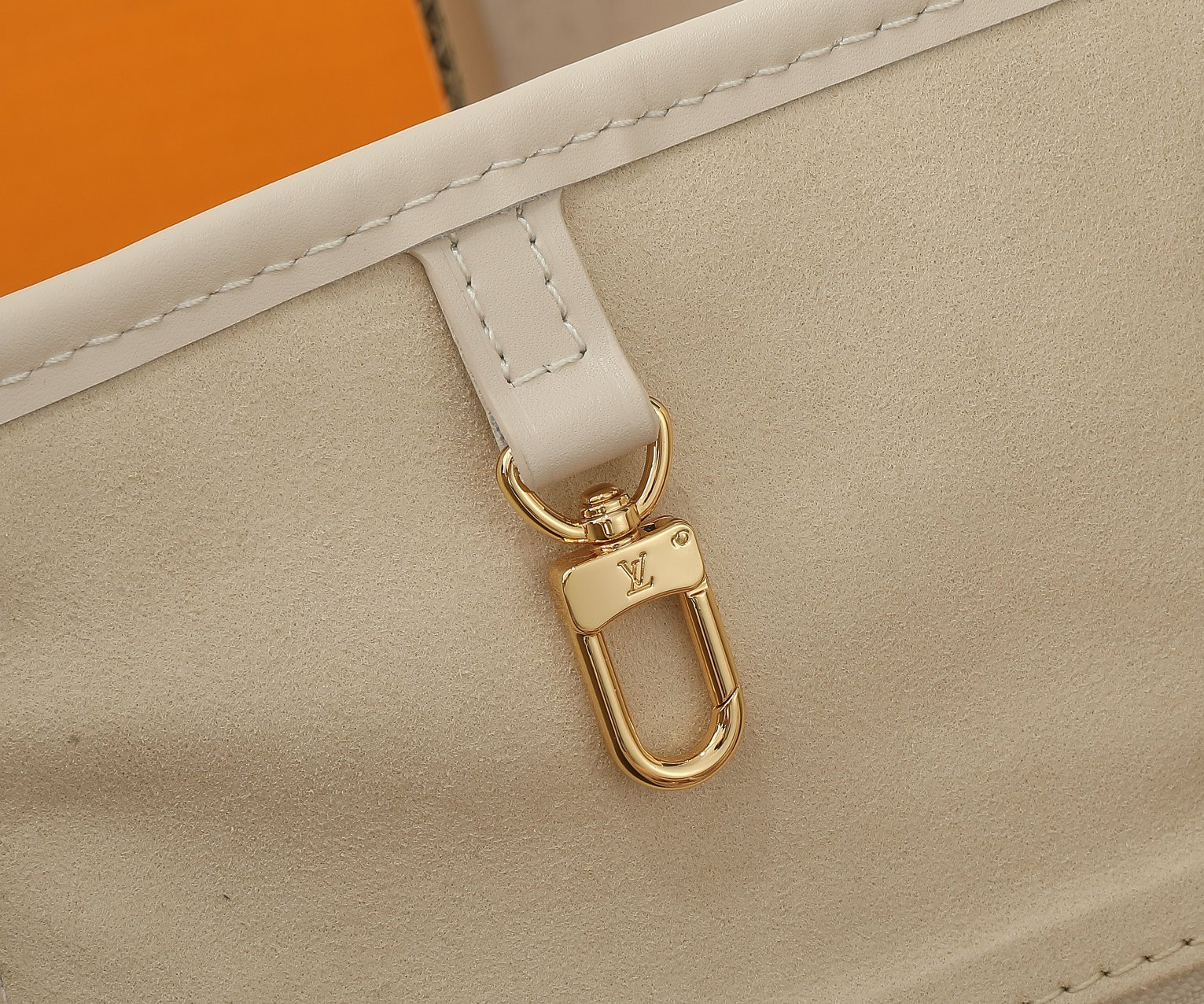 LV Neverfull MM M47080 12.2 x 11 x 5.5 in Without Box