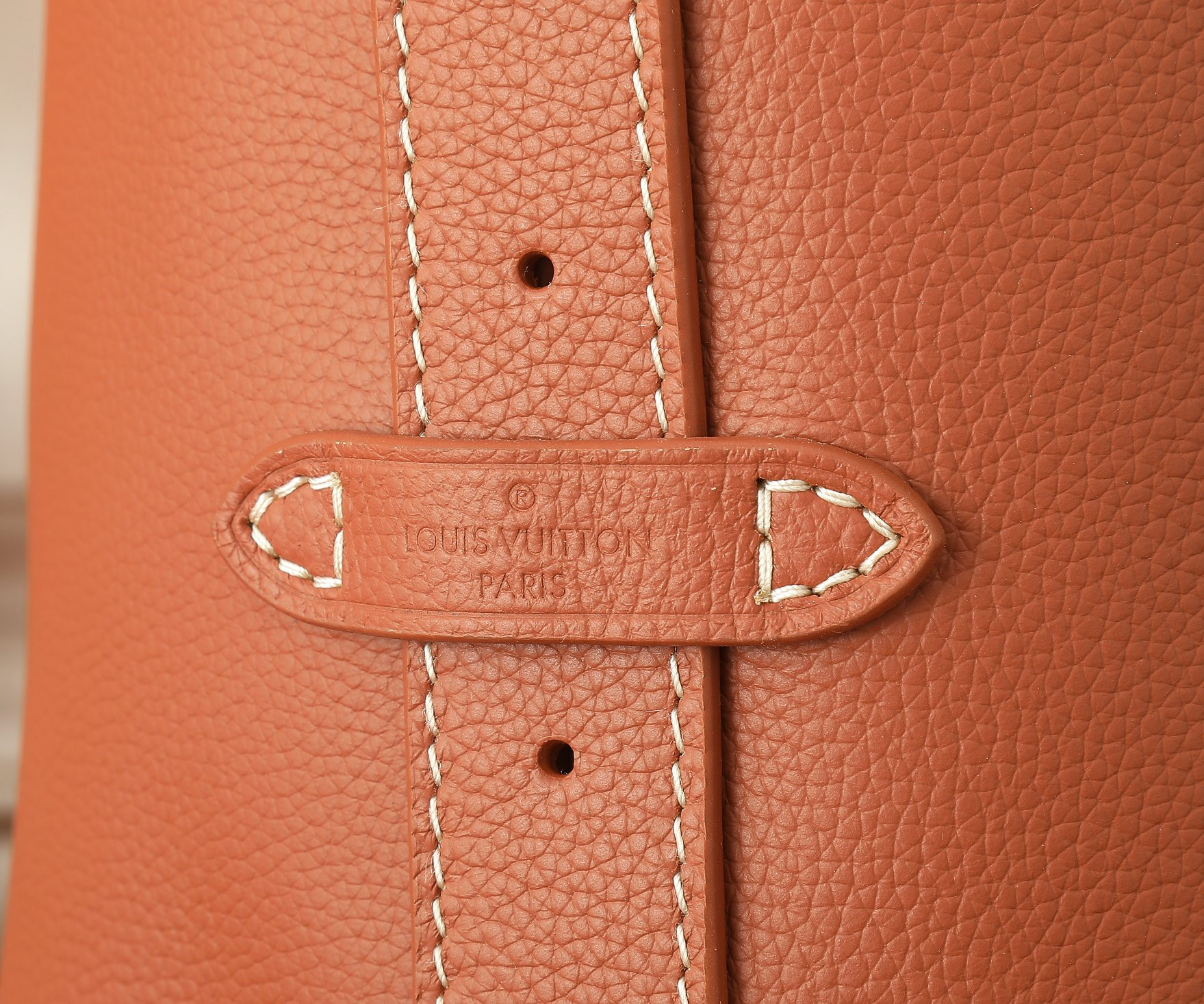 LV Low Key Hobo MM M25354 12.2 x 13.8 x 7.1 in