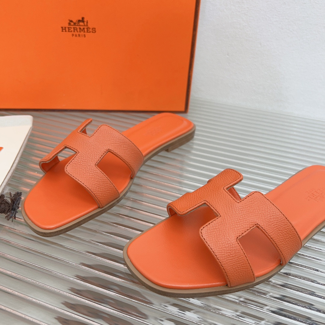 UA Hermès Oran sandal