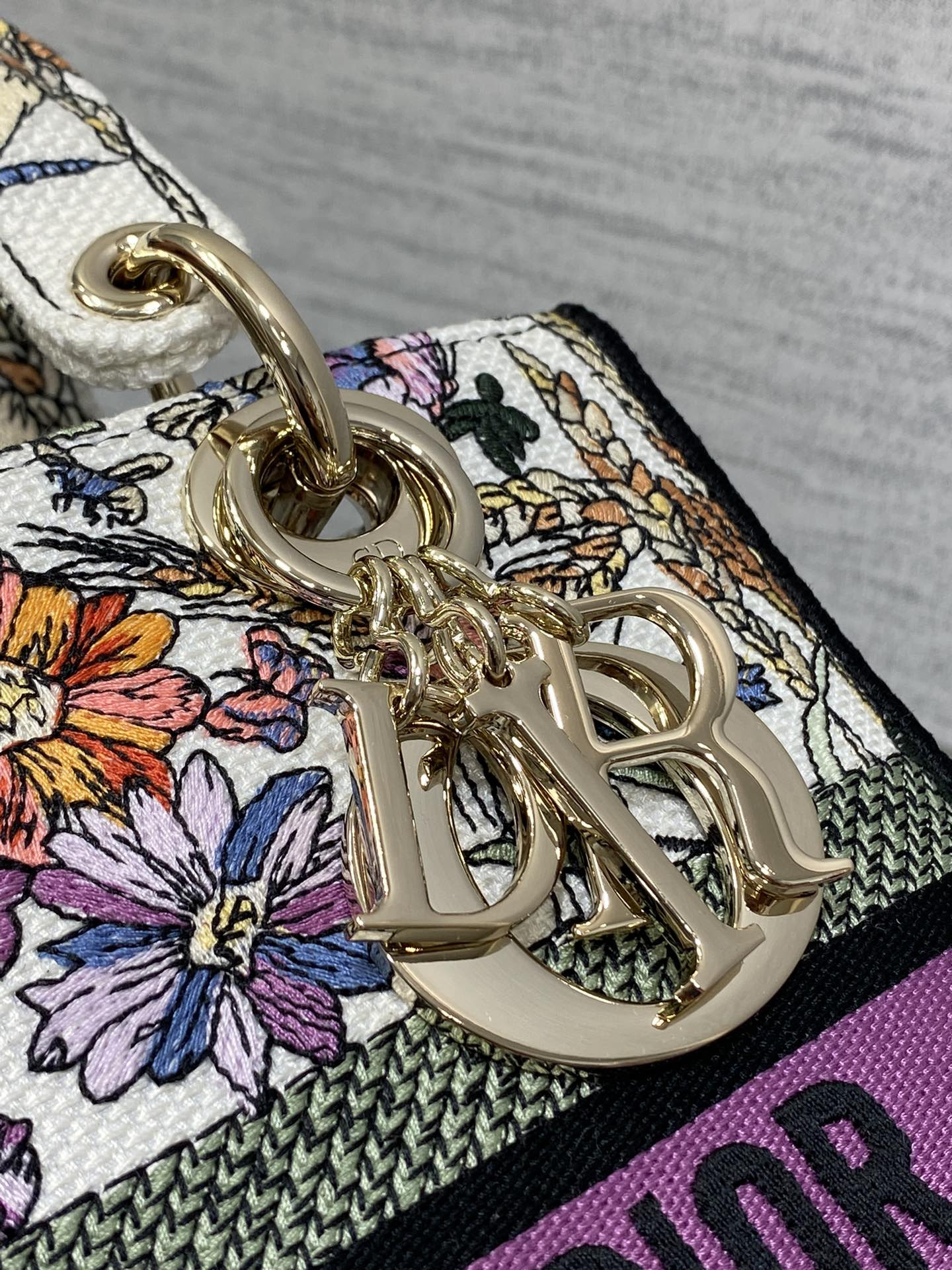medium lady D*or bag white multicolor D*or 4 saisons Été embroidery 24 x 20 x 12 cm