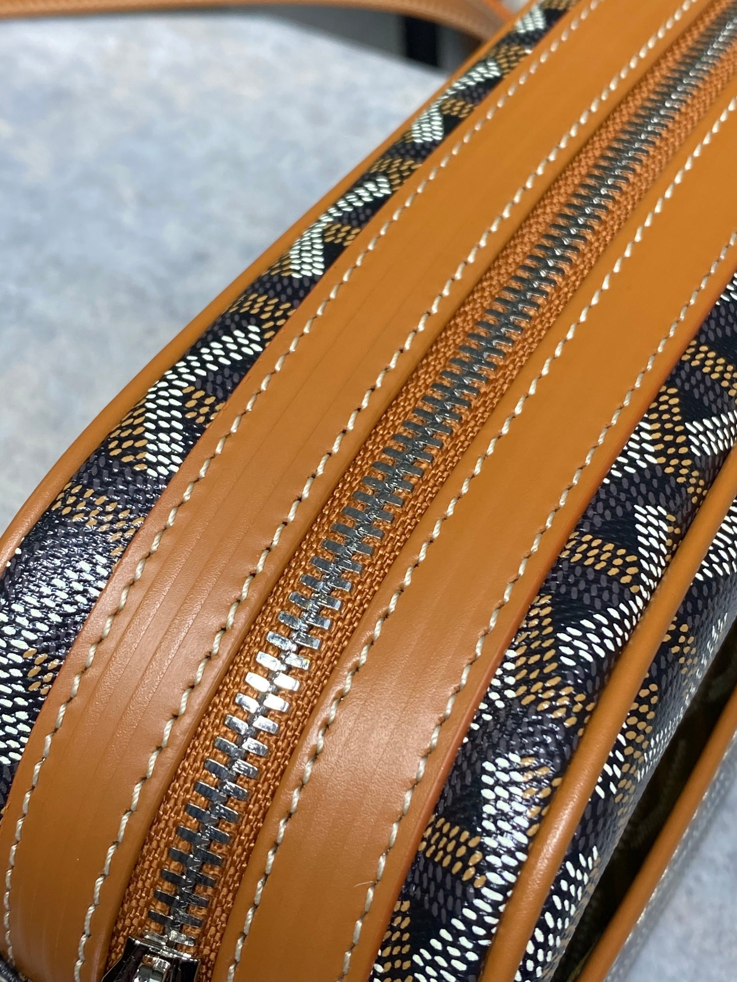 Go*ard cap-vert pm bag 13x6.5x22cm