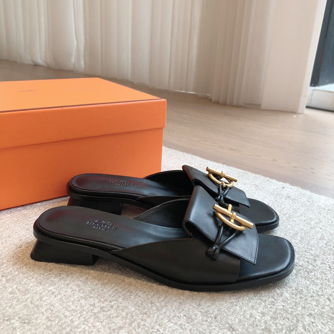 UA Hermès Isle sandal