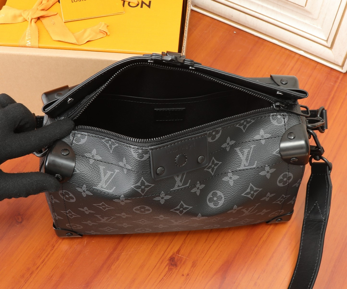 LV Soul Trunk East West M11744 29x17.5x10CM
